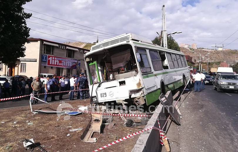 Троллейбус ереван 1976. Катастрофа троллейбуса в Ереване. Авария Ереване троллейбус.