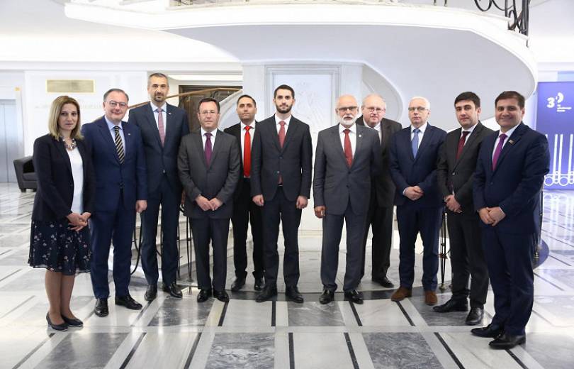 Армянская делегация в Варшаве: армянские и польские депутаты выступили с докладами