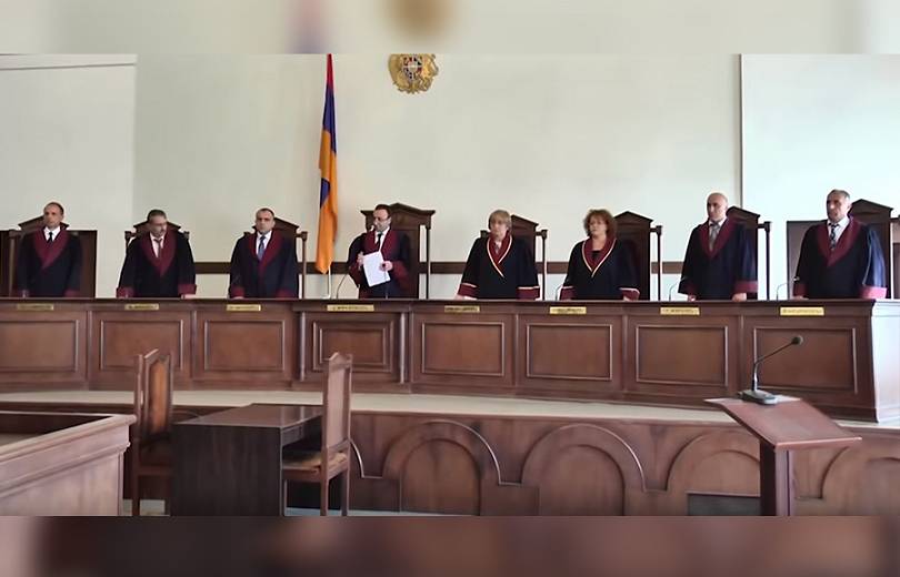 АРМЕНИЯ: Судьи Конституционного суда распространили заявление
