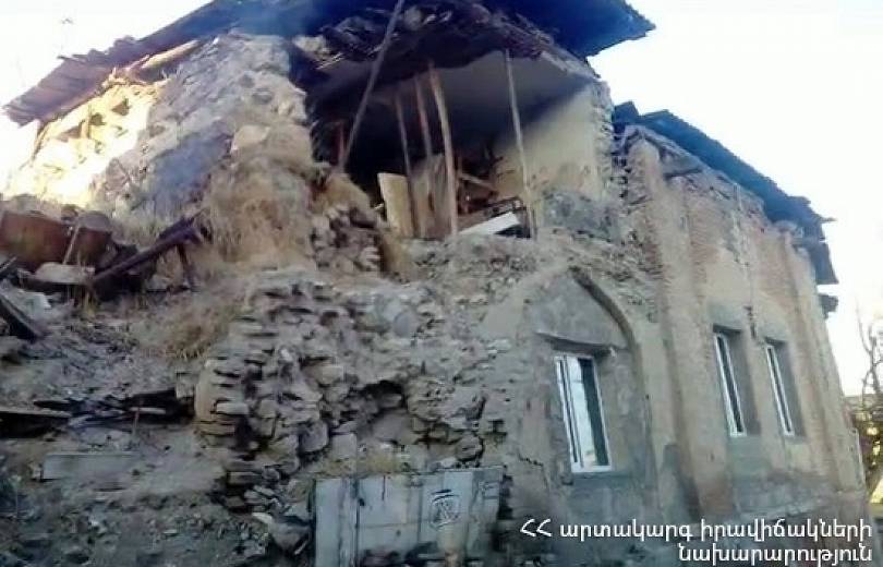 АРМЕНИЯ: Обрушилась часть мечети на улице Руставели в Ереване (видео)