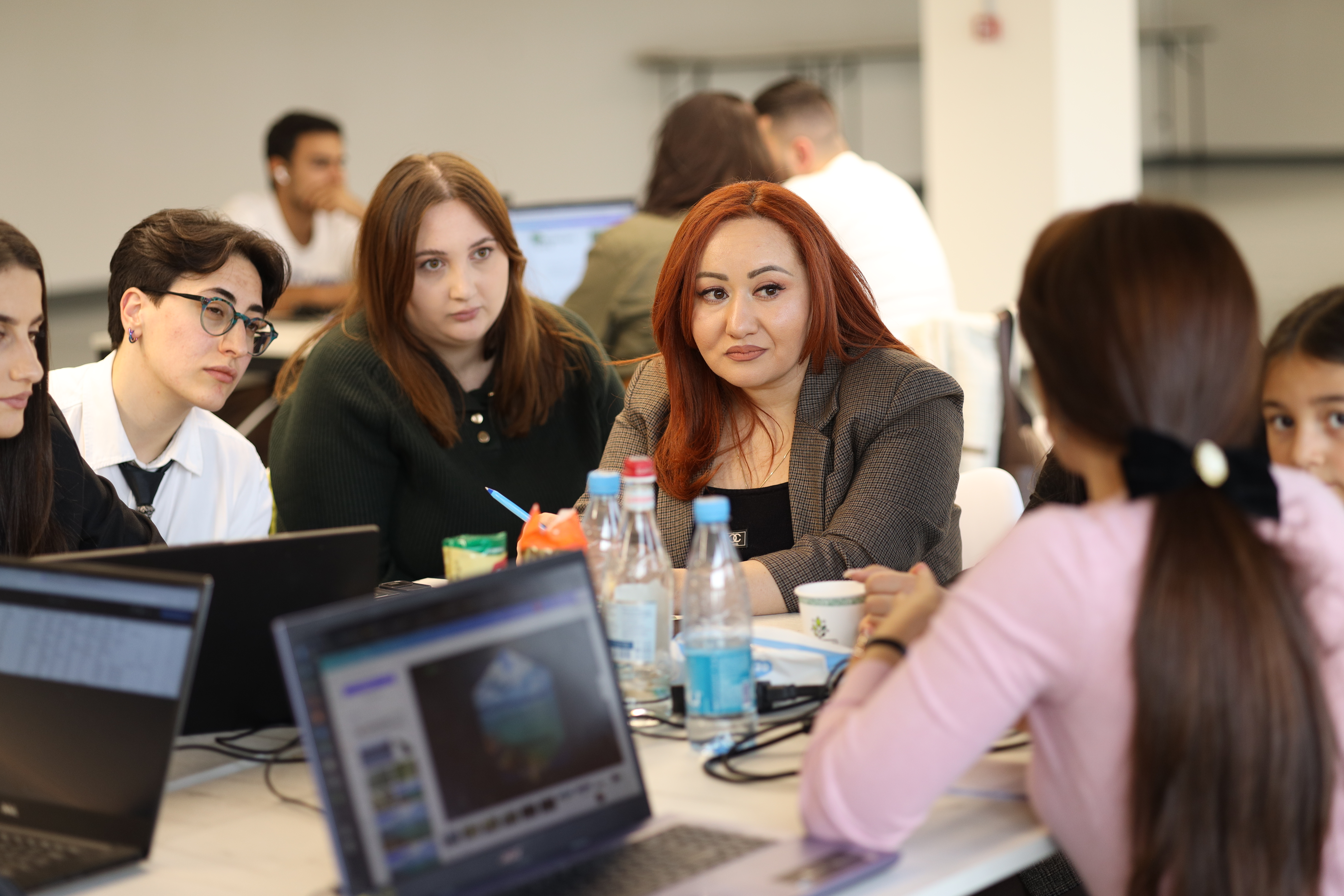 Մերինե Ռևազյան.JPG (8.76 MB)