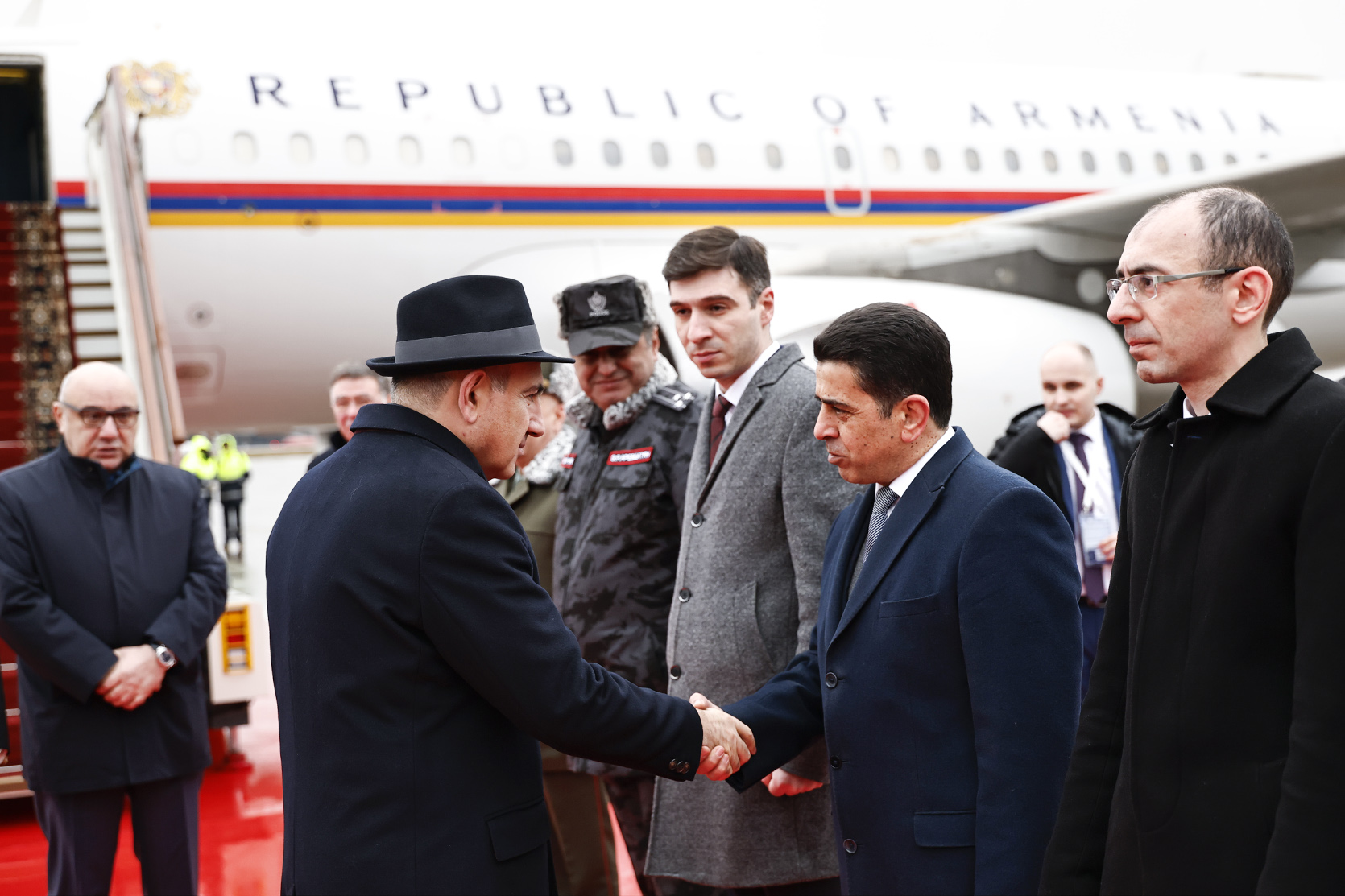 61506_b.jpg (504 KB)