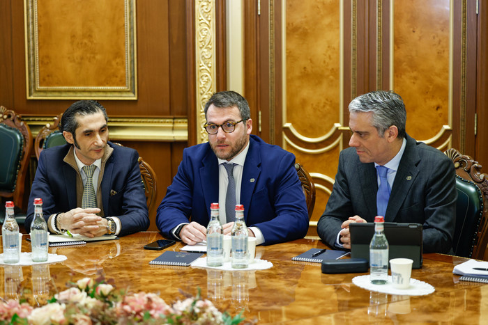 16296_am_4.jpg (133 KB)