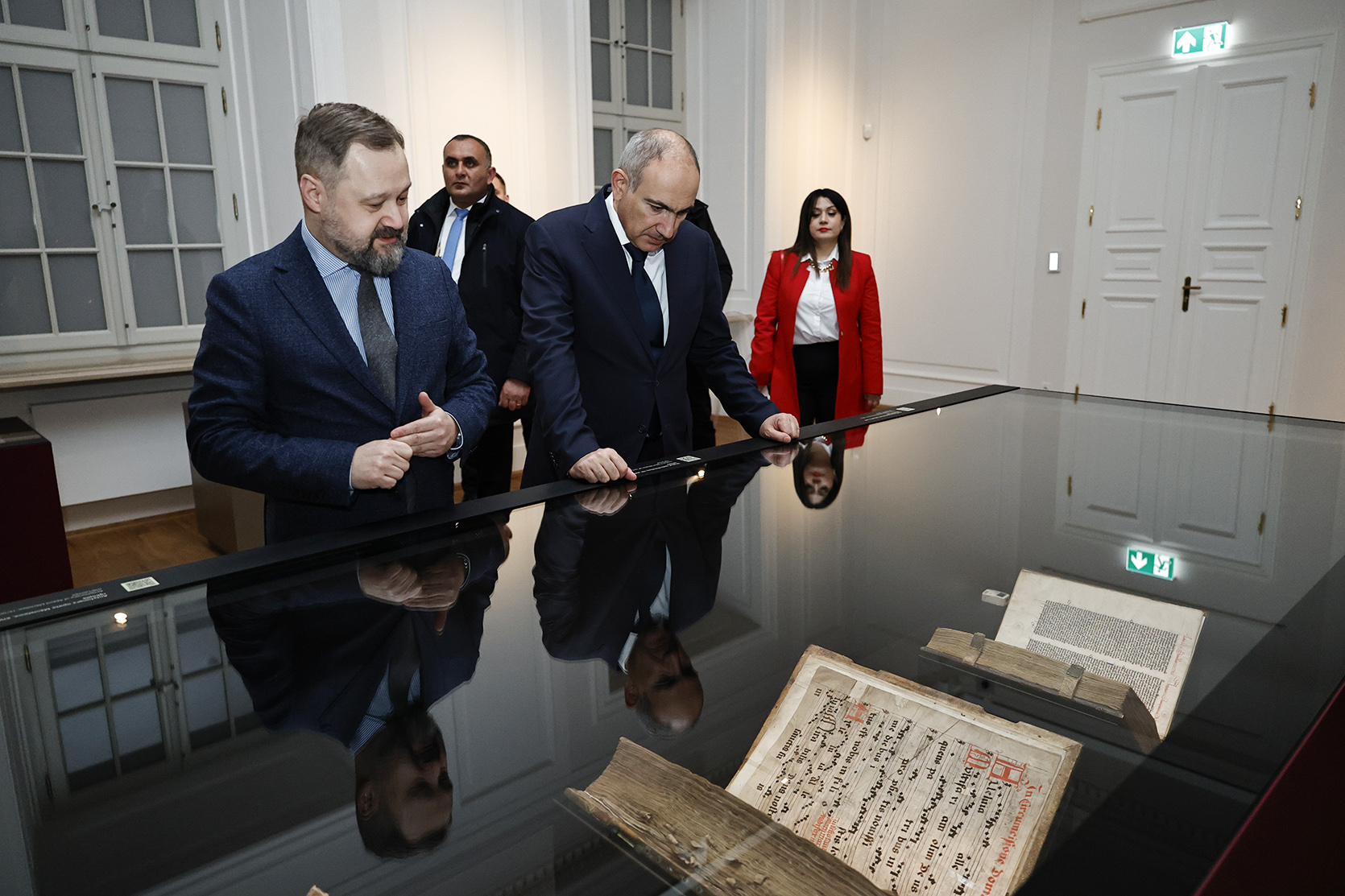 63285_b.jpg (678 KB)