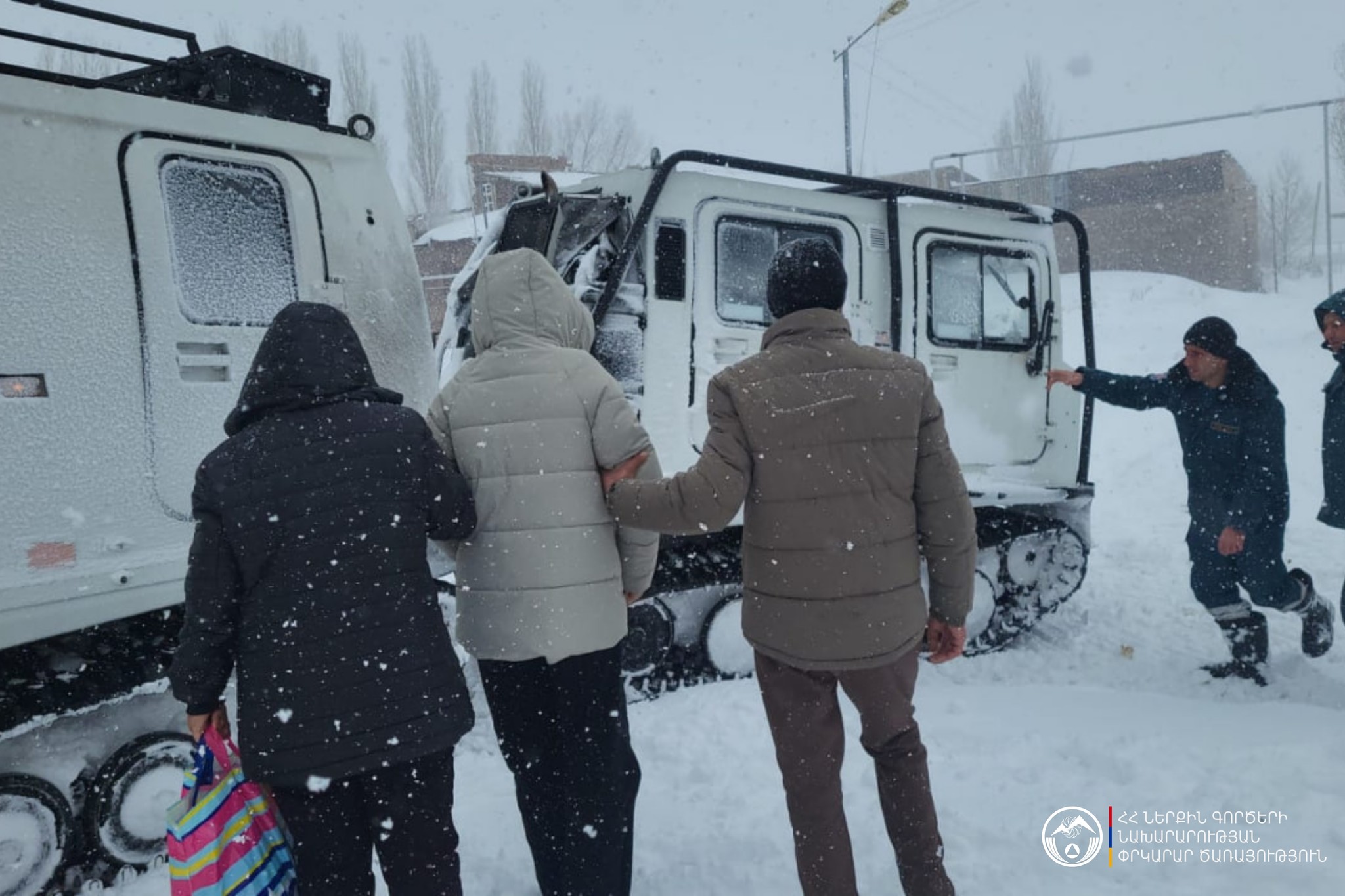 644196974_914783164851120_5190418101477542434_n.jpg (376 KB)