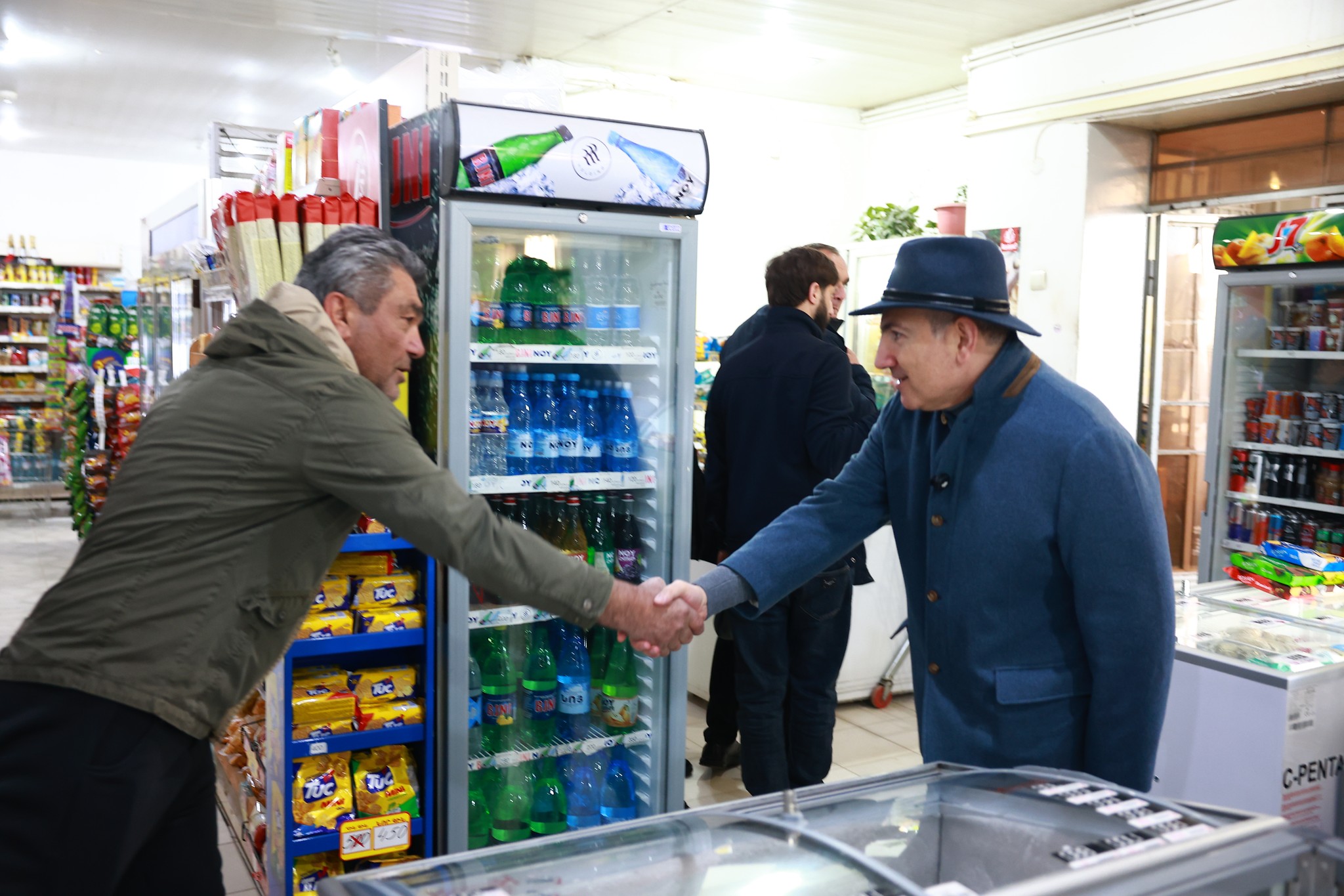 642749503_1344707761026619_6499646660533677411_n.jpg (456 KB)