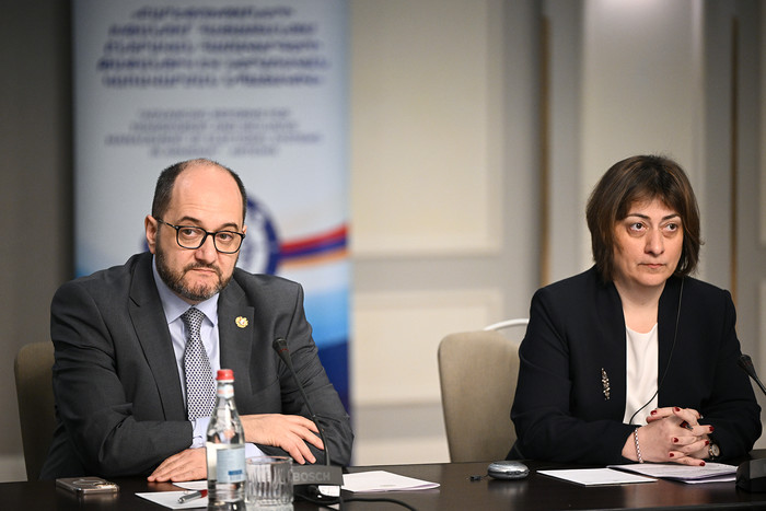 16297_am_2.jpg (73 KB)