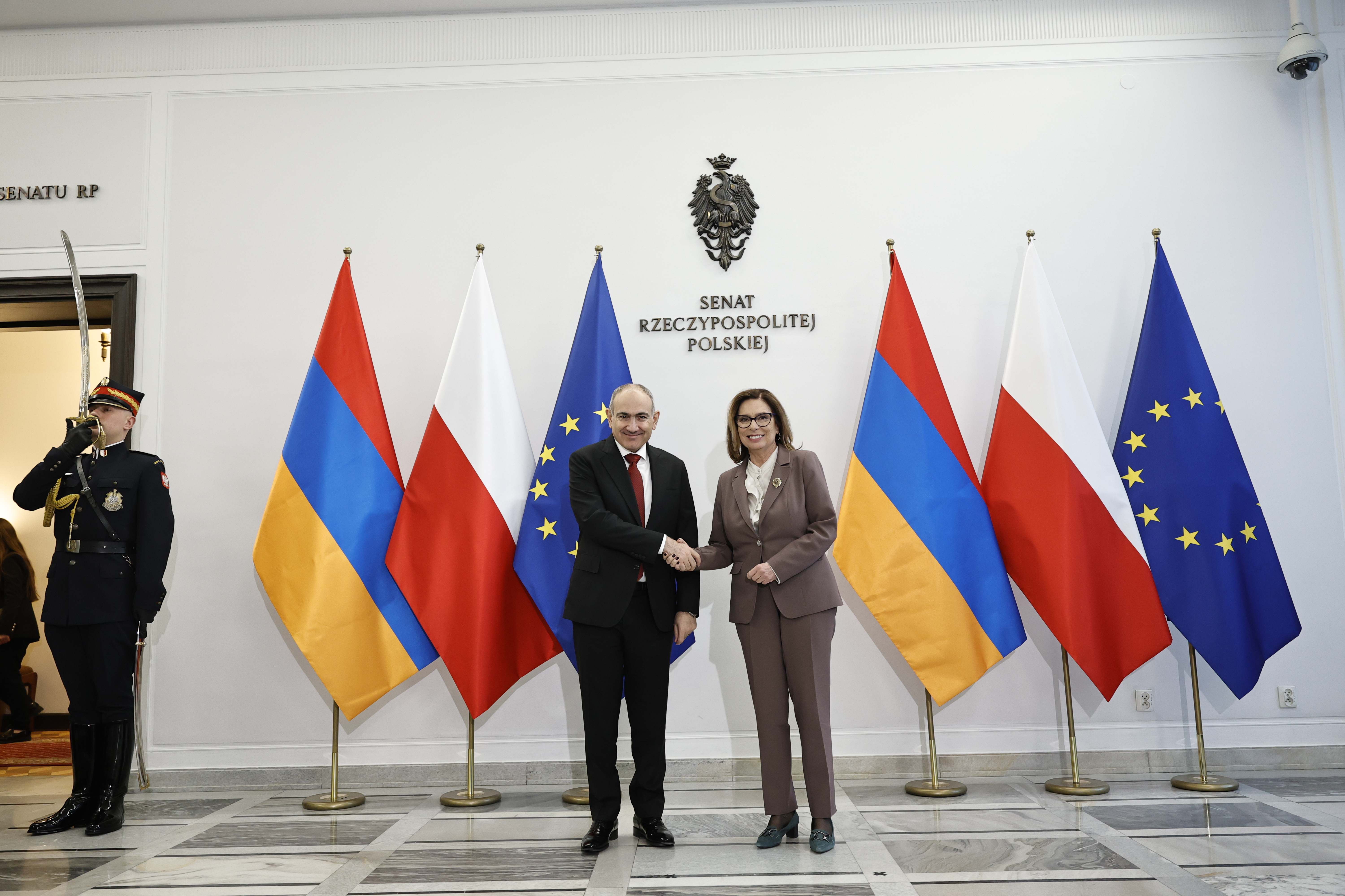 63367_b.jpg (9.30 MB)