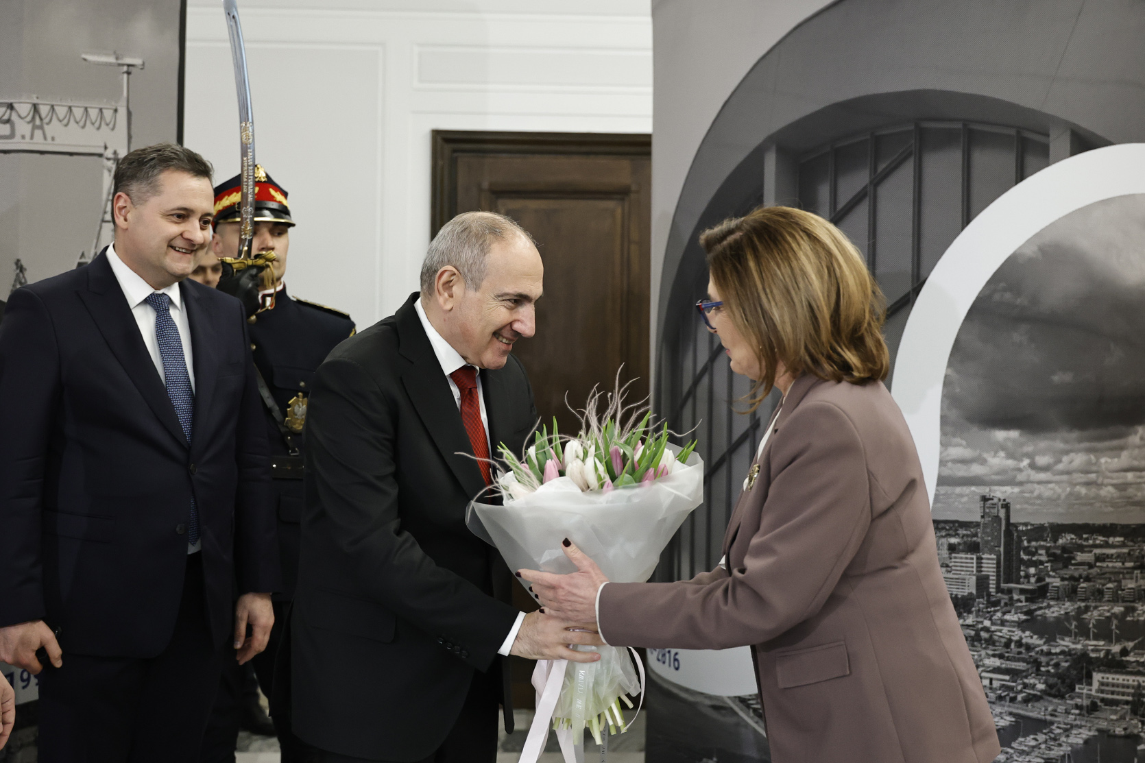 63368_b.jpg (583 KB)