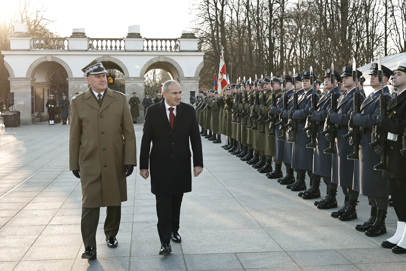 63387_b.jpg (953 KB)