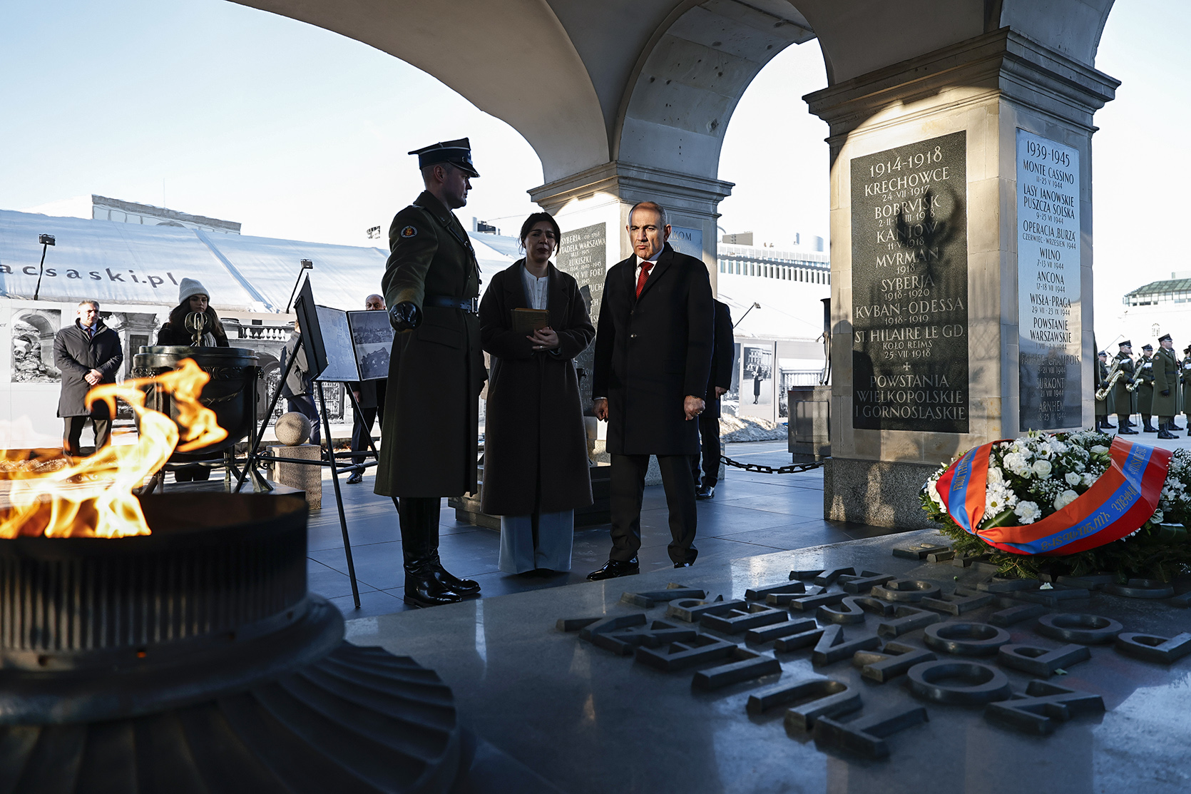 63391_b.jpg (758 KB)