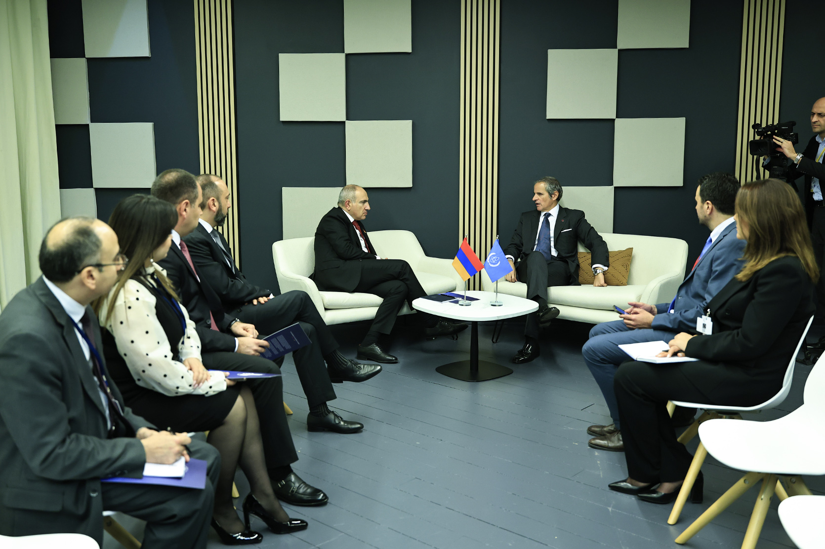 63751_b.jpg (593 KB)