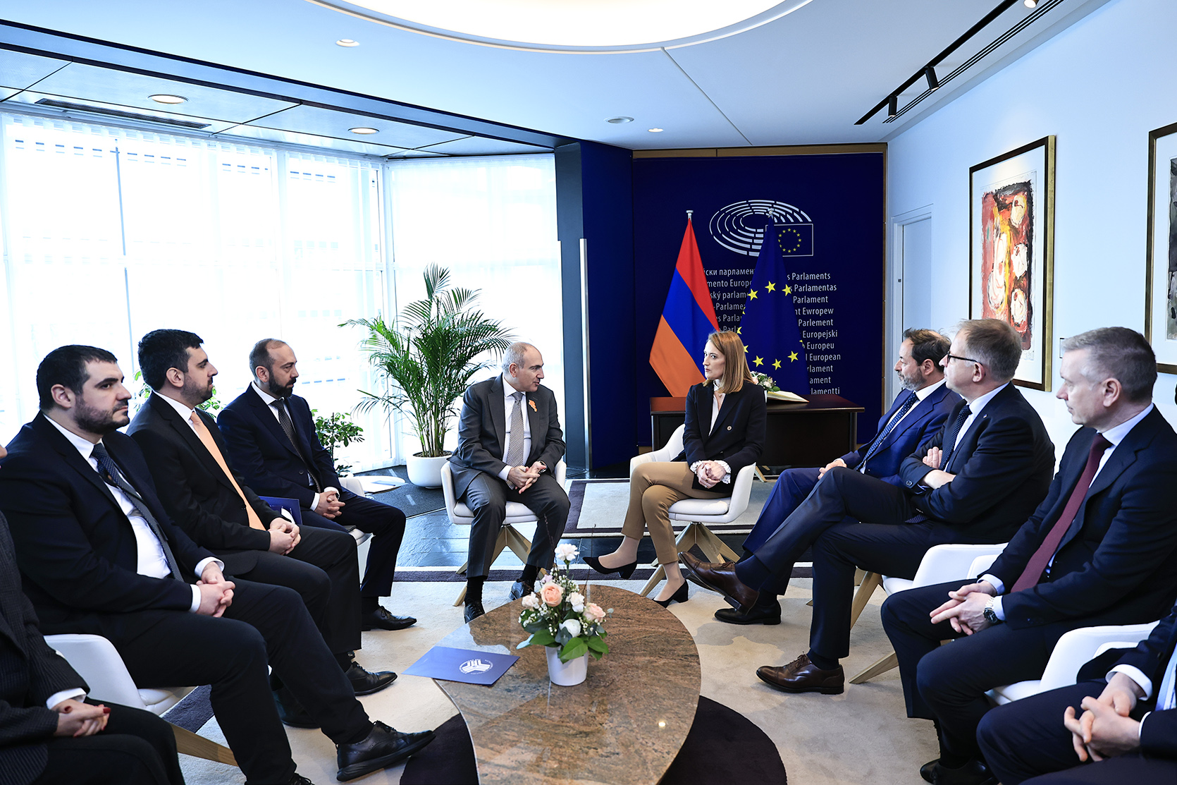 63769_b.jpg (815 KB)