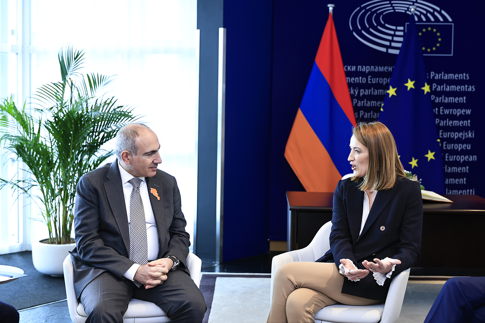 63770_b.jpg (702 KB)