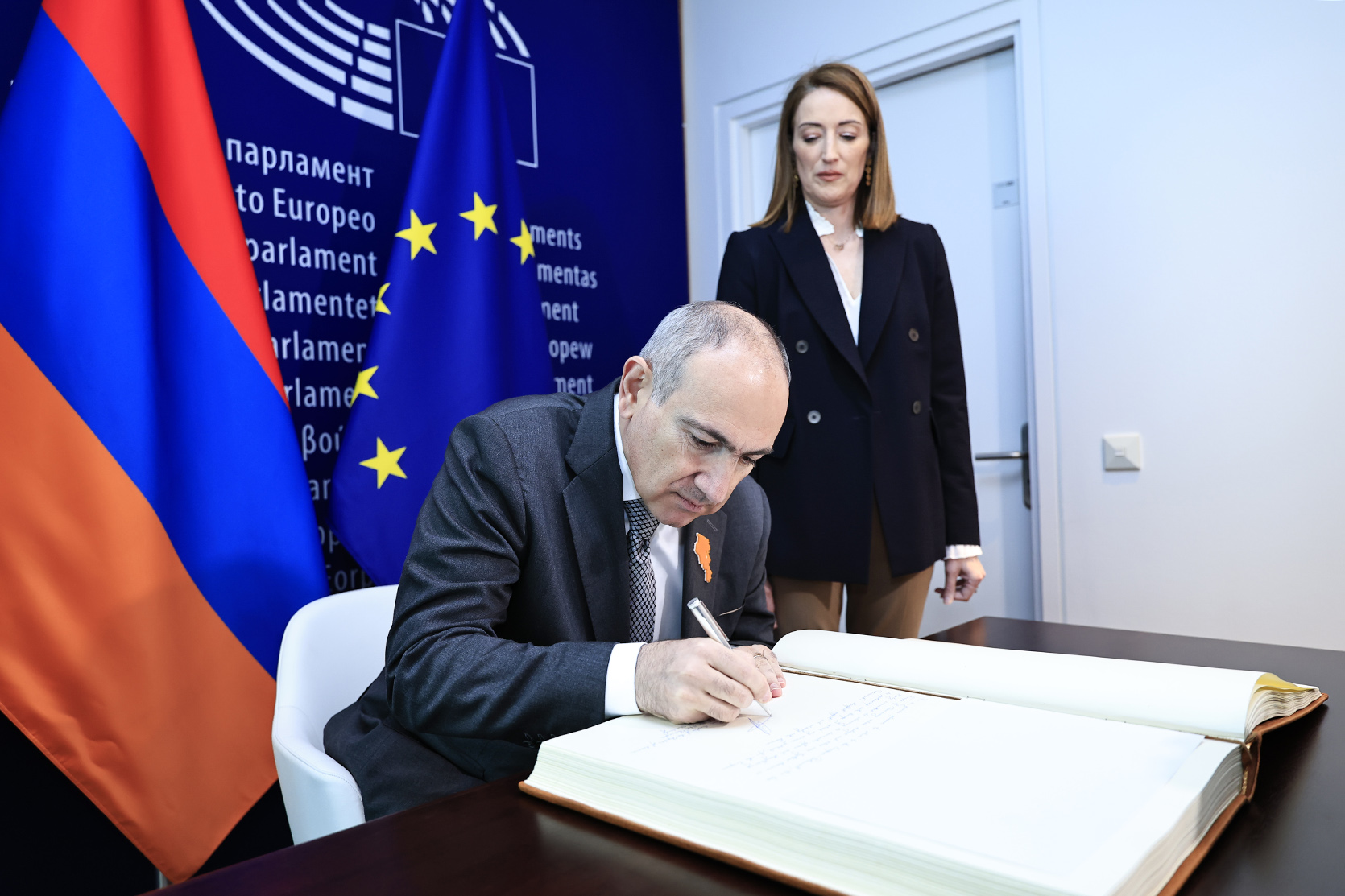 63771_b.jpg (489 KB)