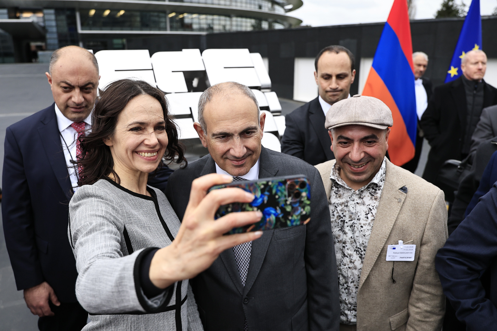 63828_b.jpg (680 KB)