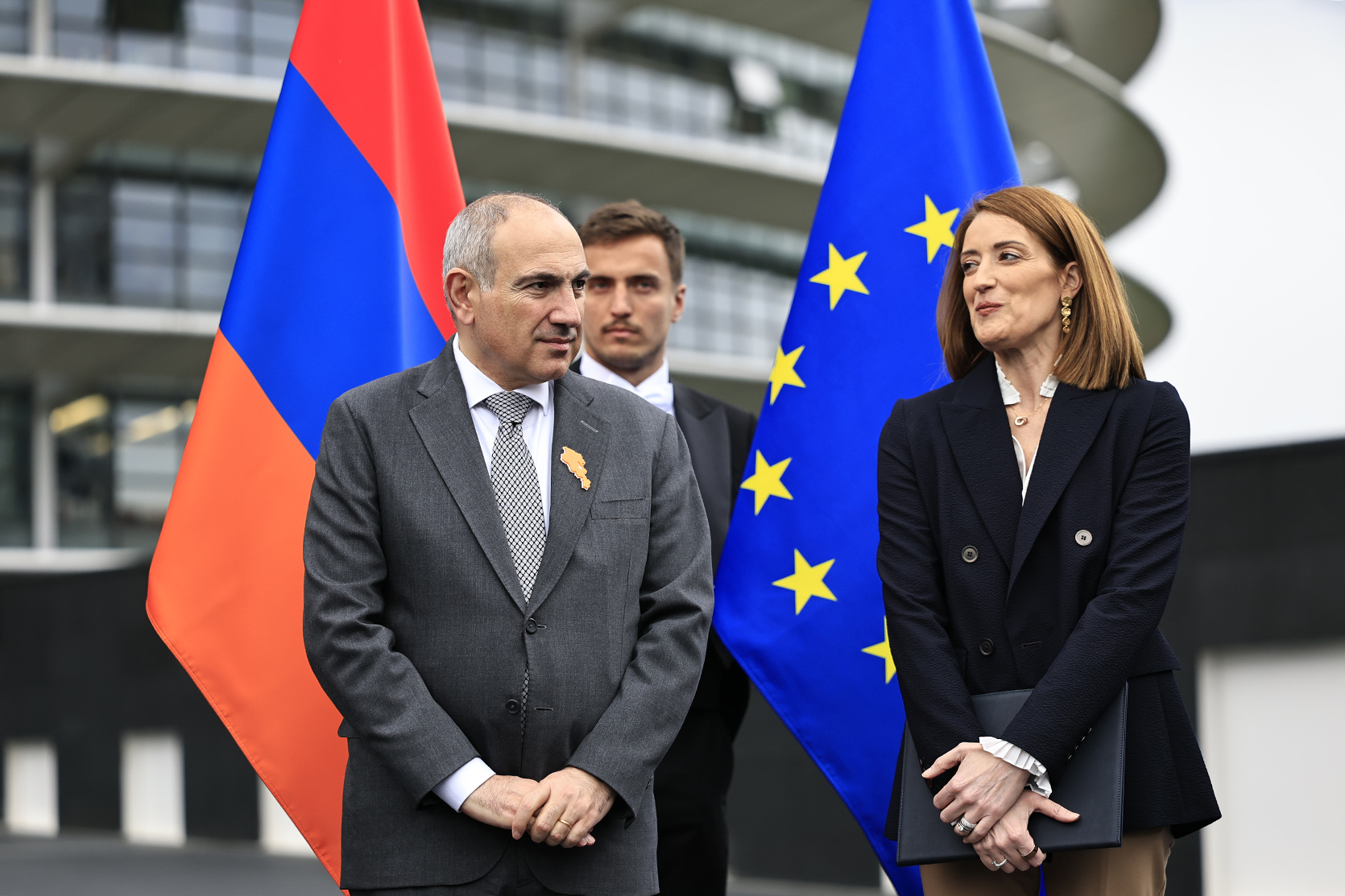 63847_b.jpg (571 KB)