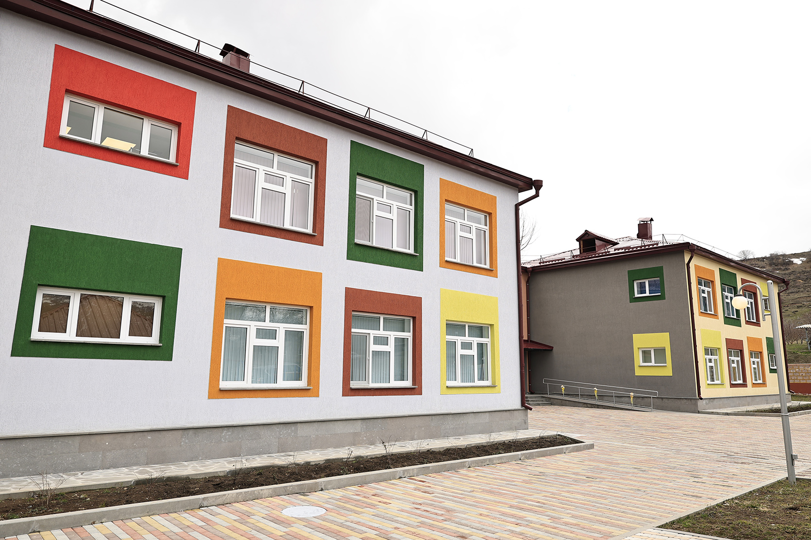 64519_b.jpg (814 KB)