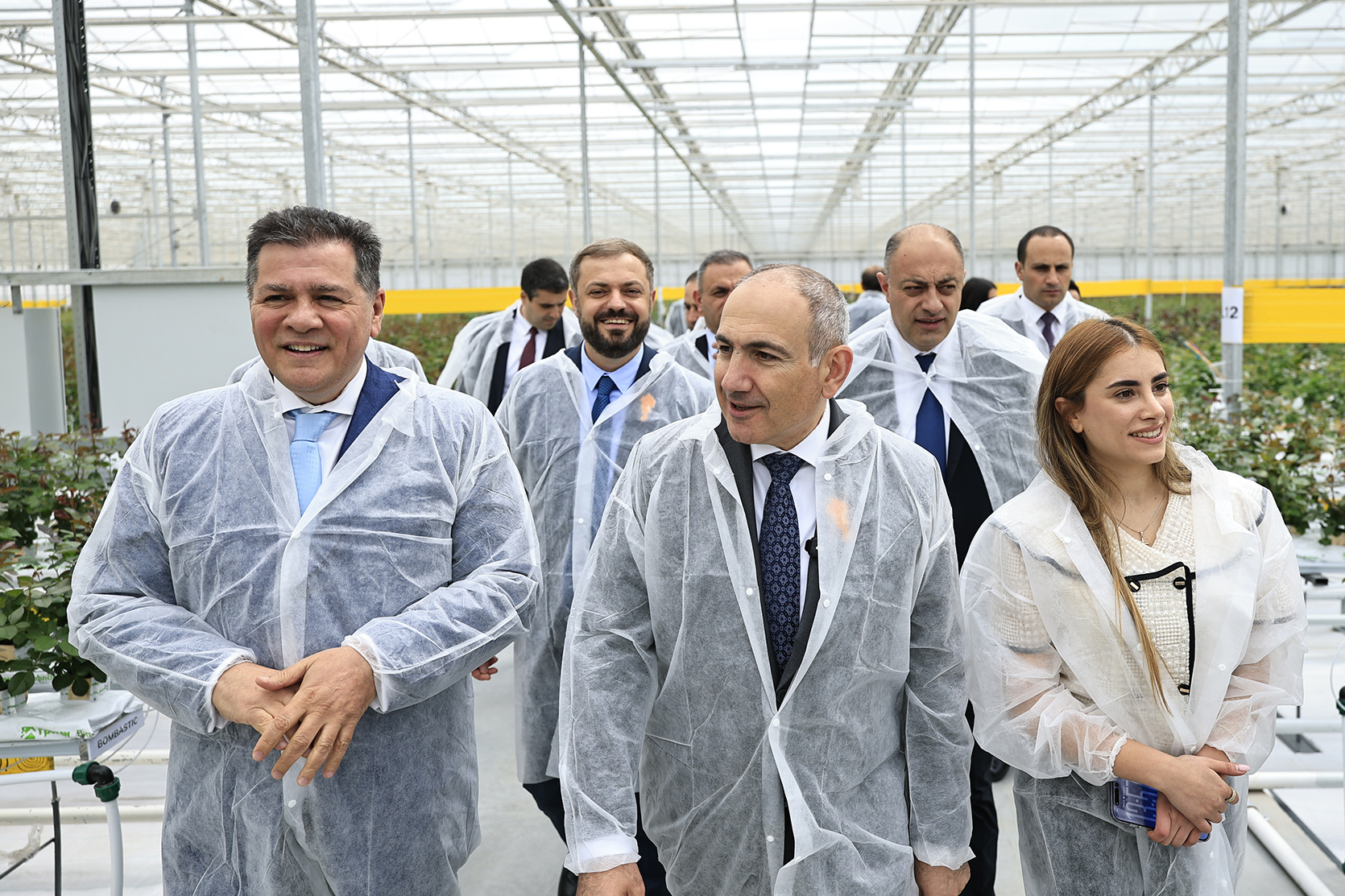 64608_b.jpg (926 KB)