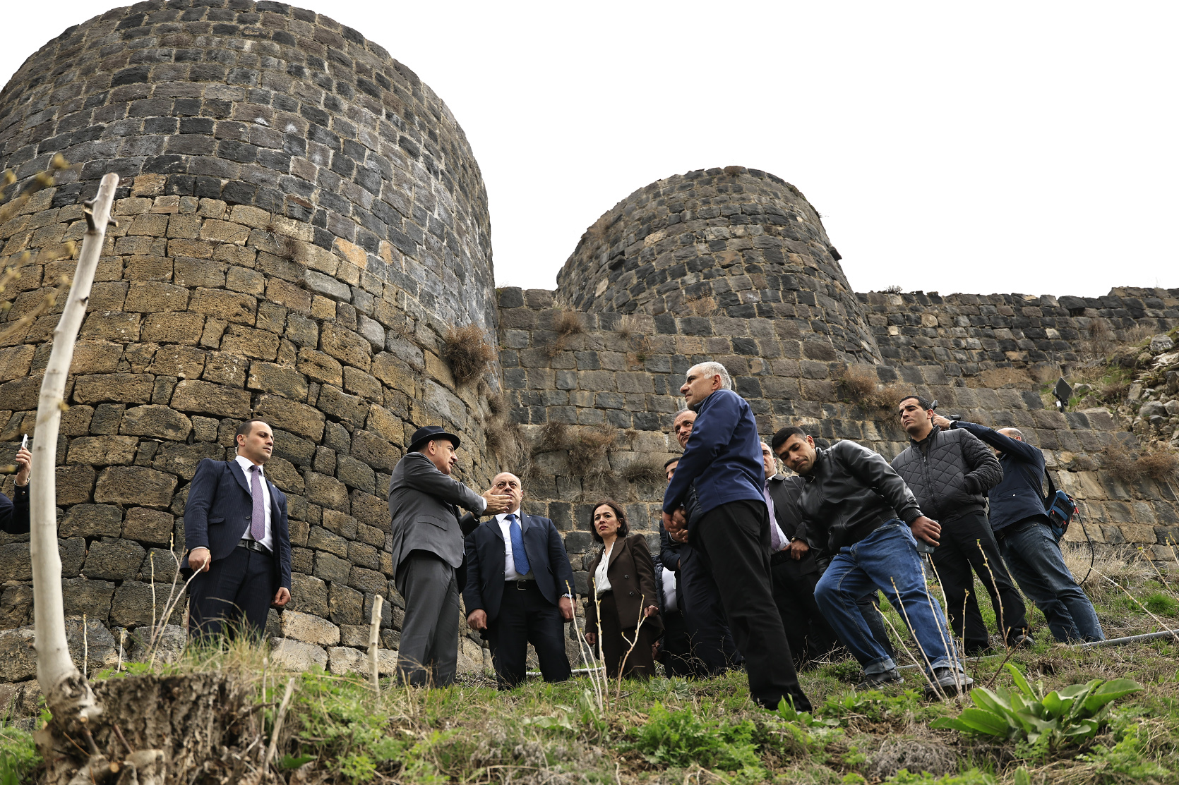 64619_b.jpg (1.10 MB)