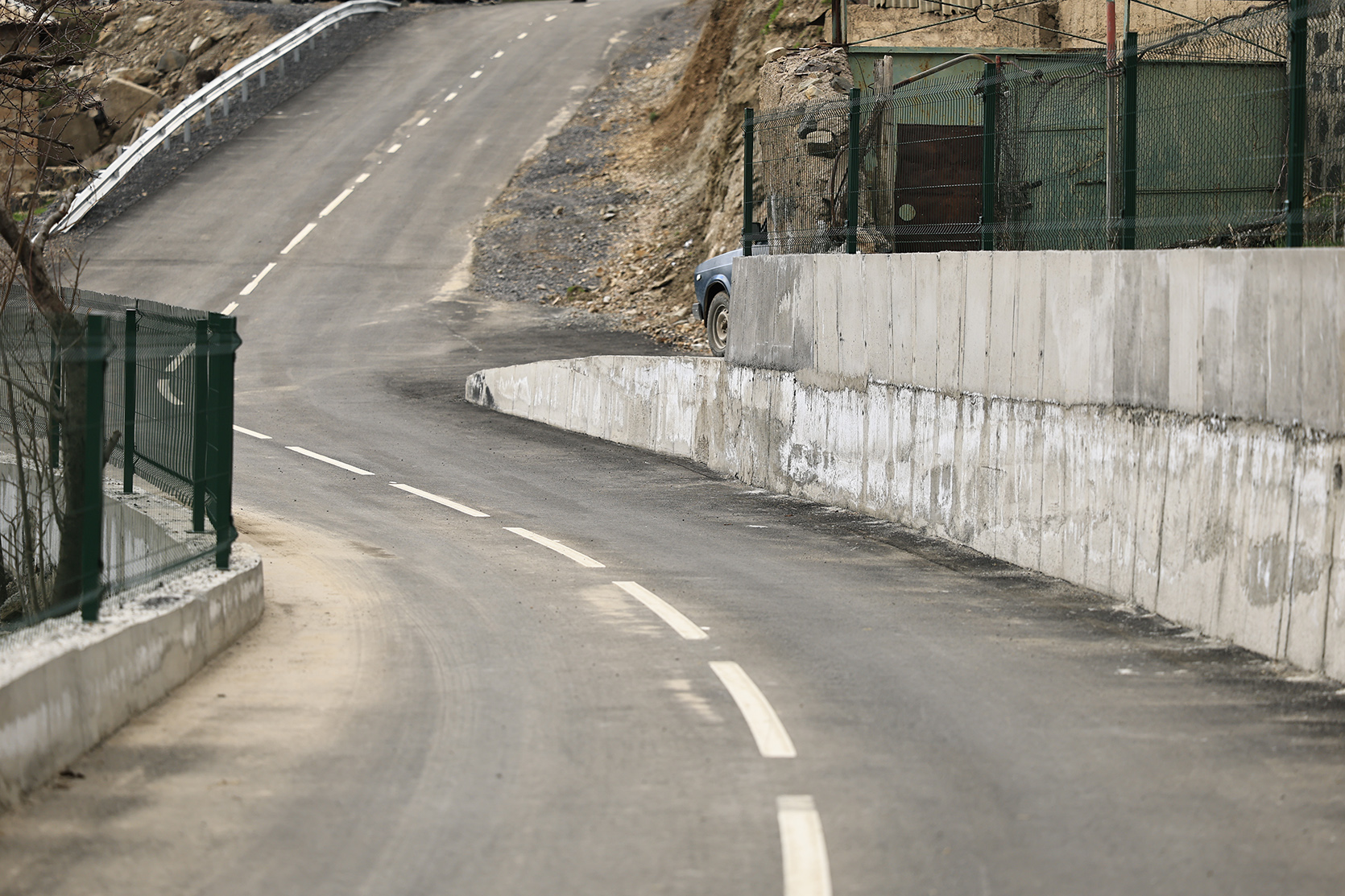 64627_b.jpg (832 KB)