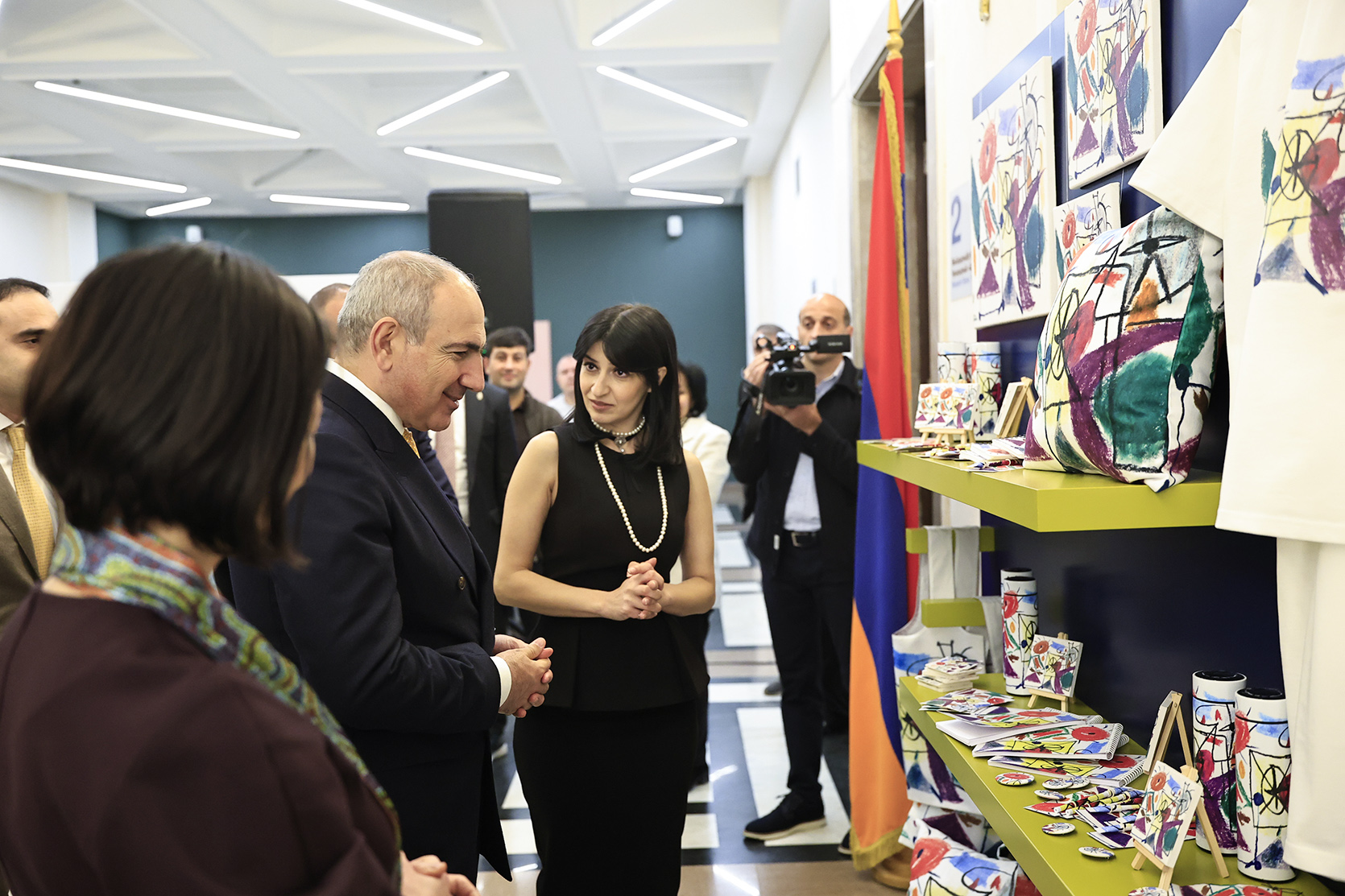 64884_b.jpg (700 KB)