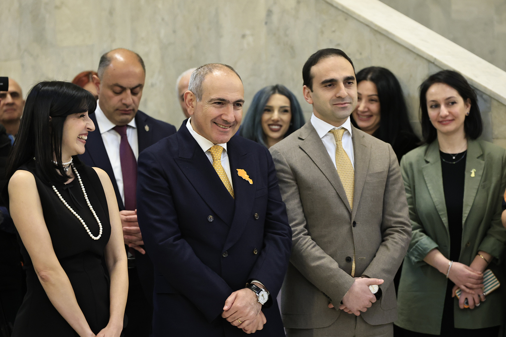 64897_b.jpg (564 KB)