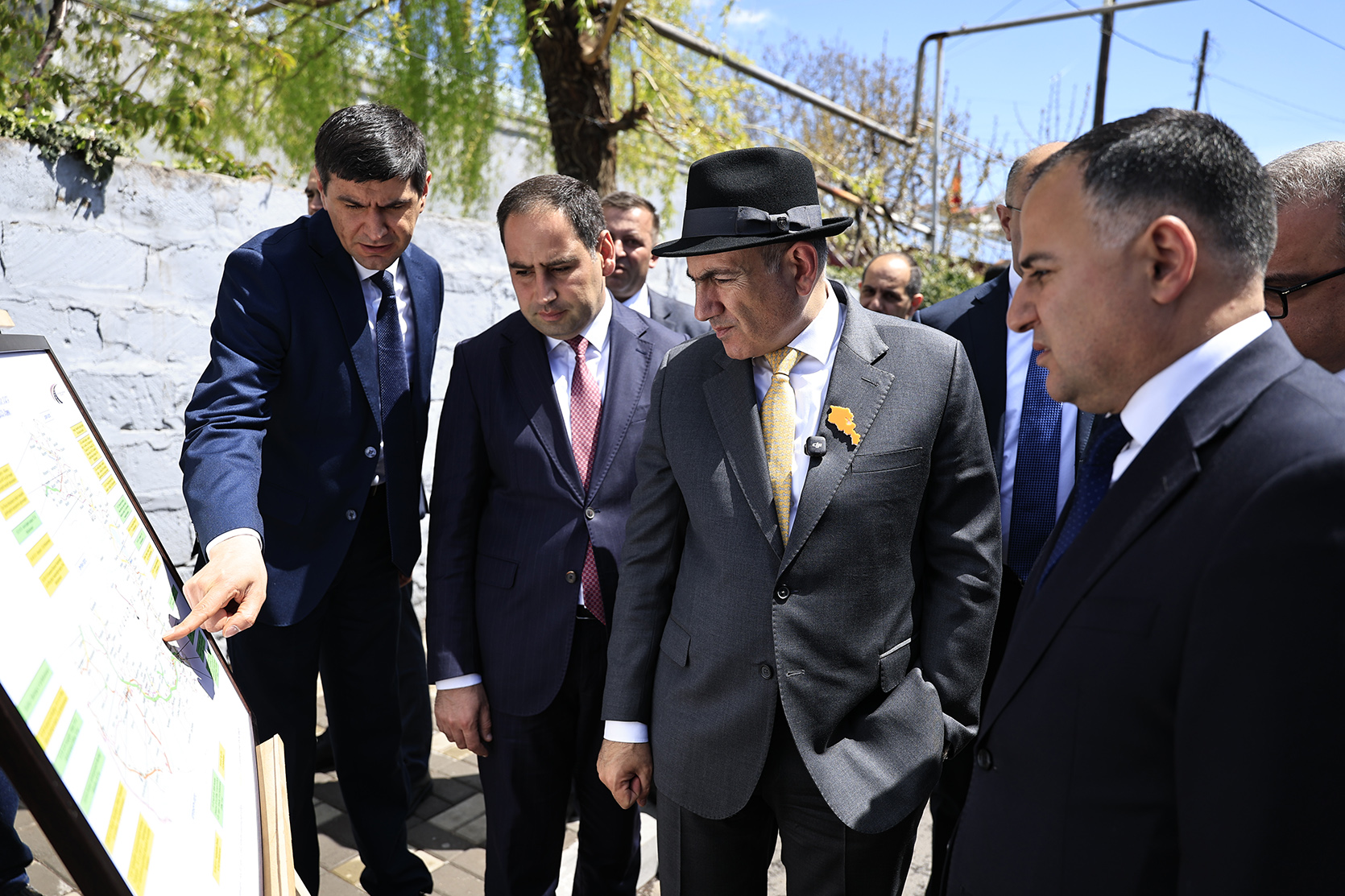 65269_b.jpg (754 KB)