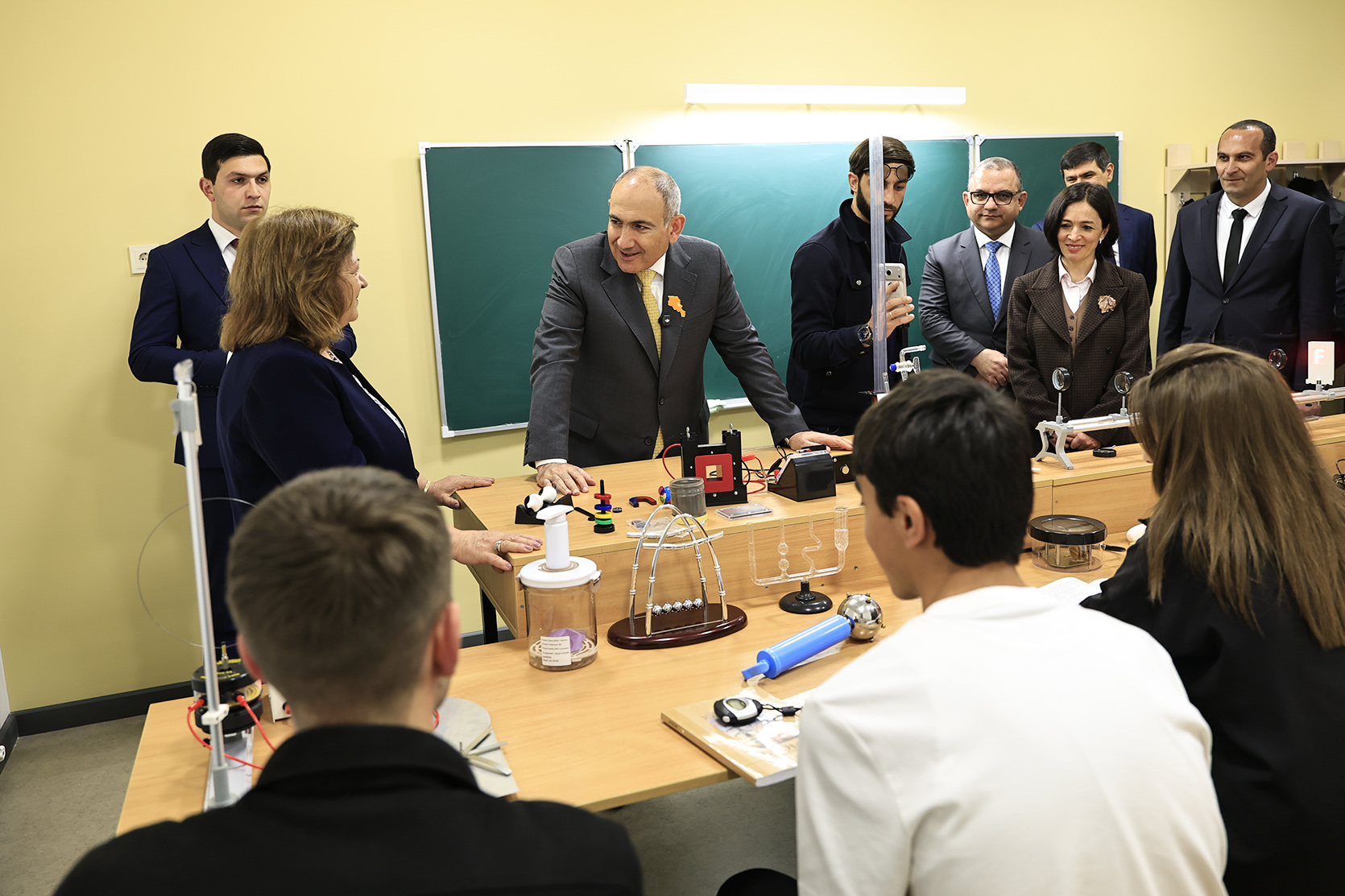 65303_b.jpg (569 KB)