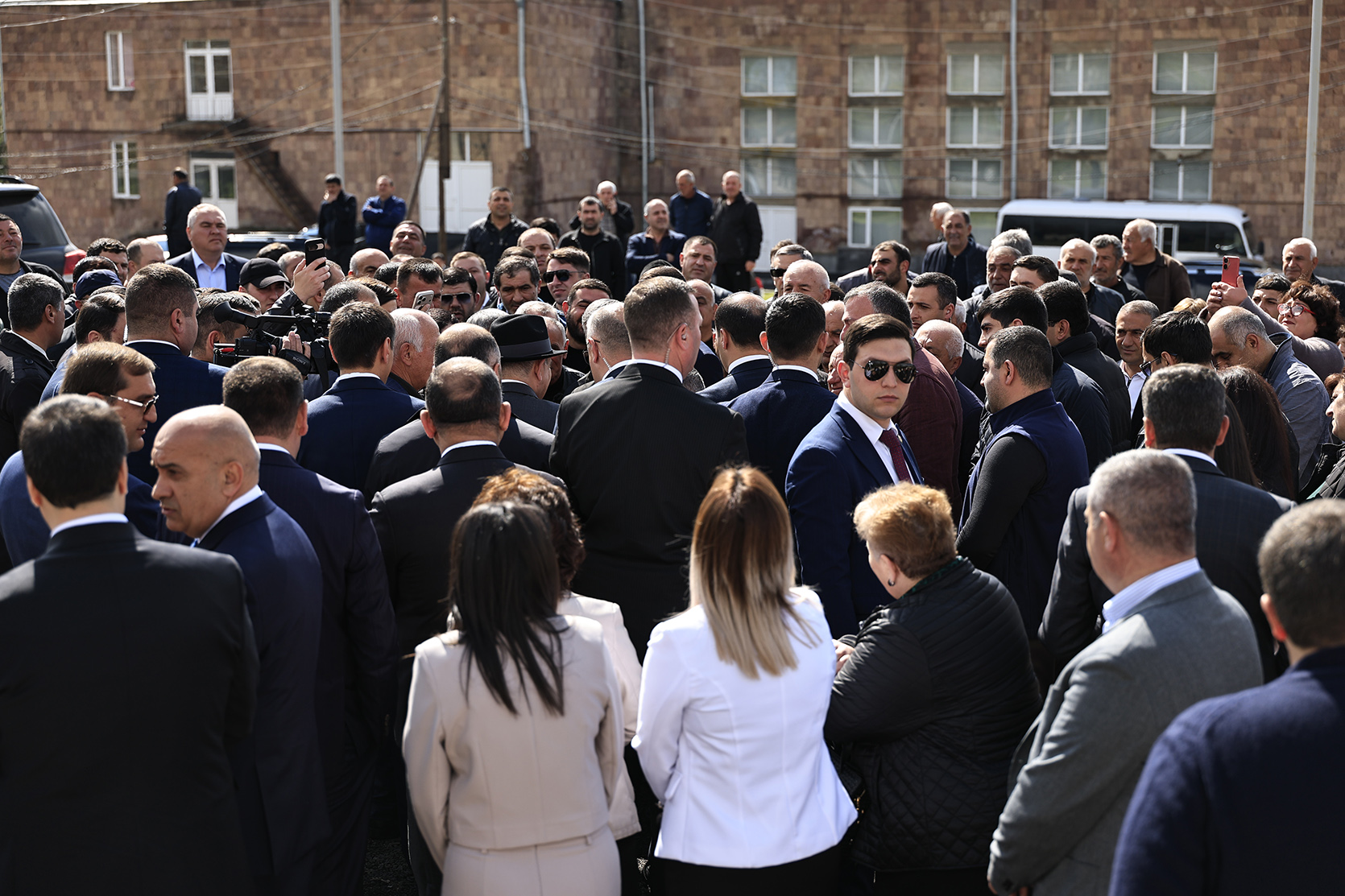 65311_b.jpg (682 KB)