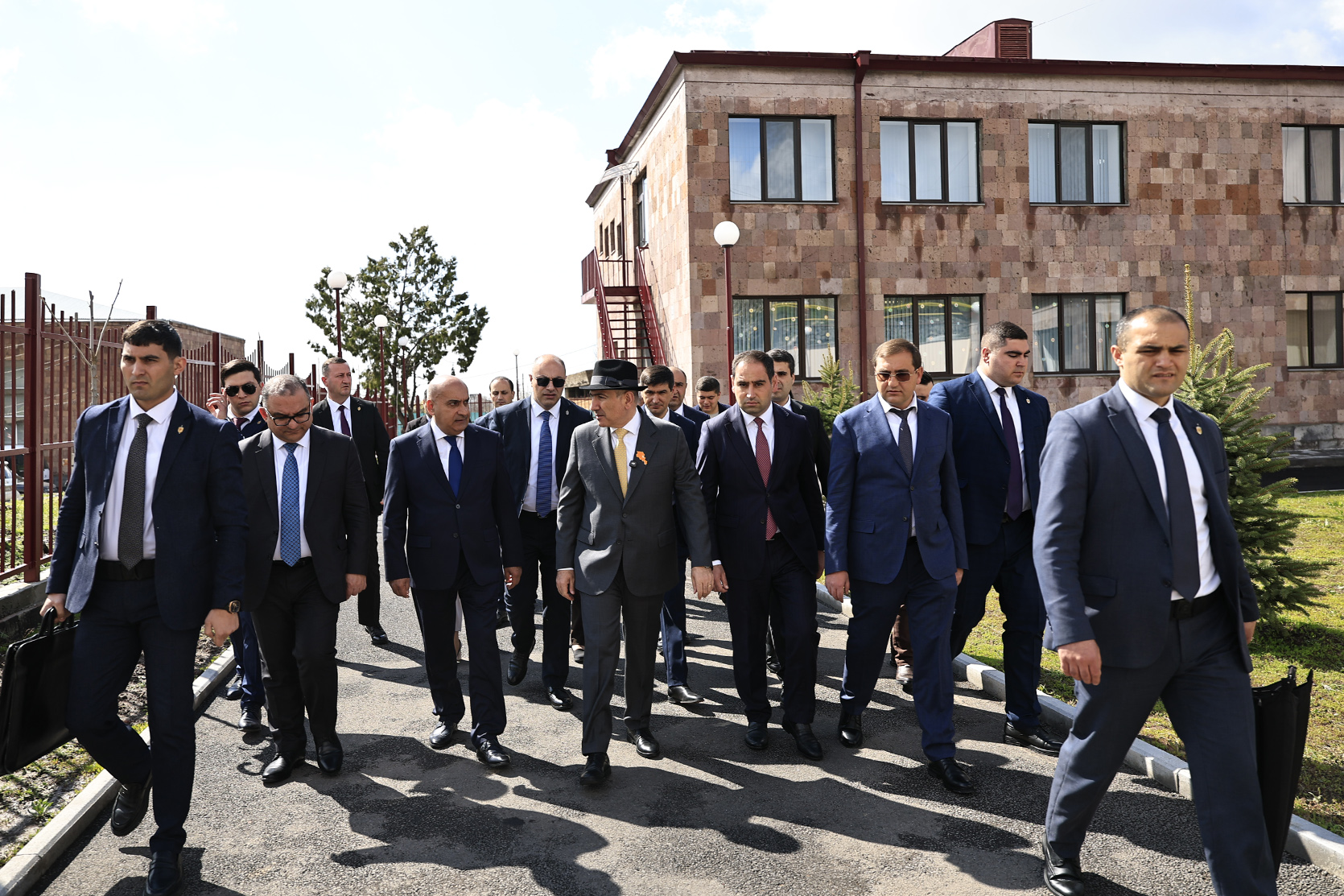 65313_b (1).jpg (852 KB)