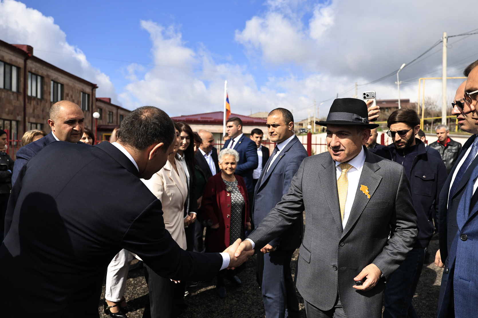 65329_b.jpg (637 KB)