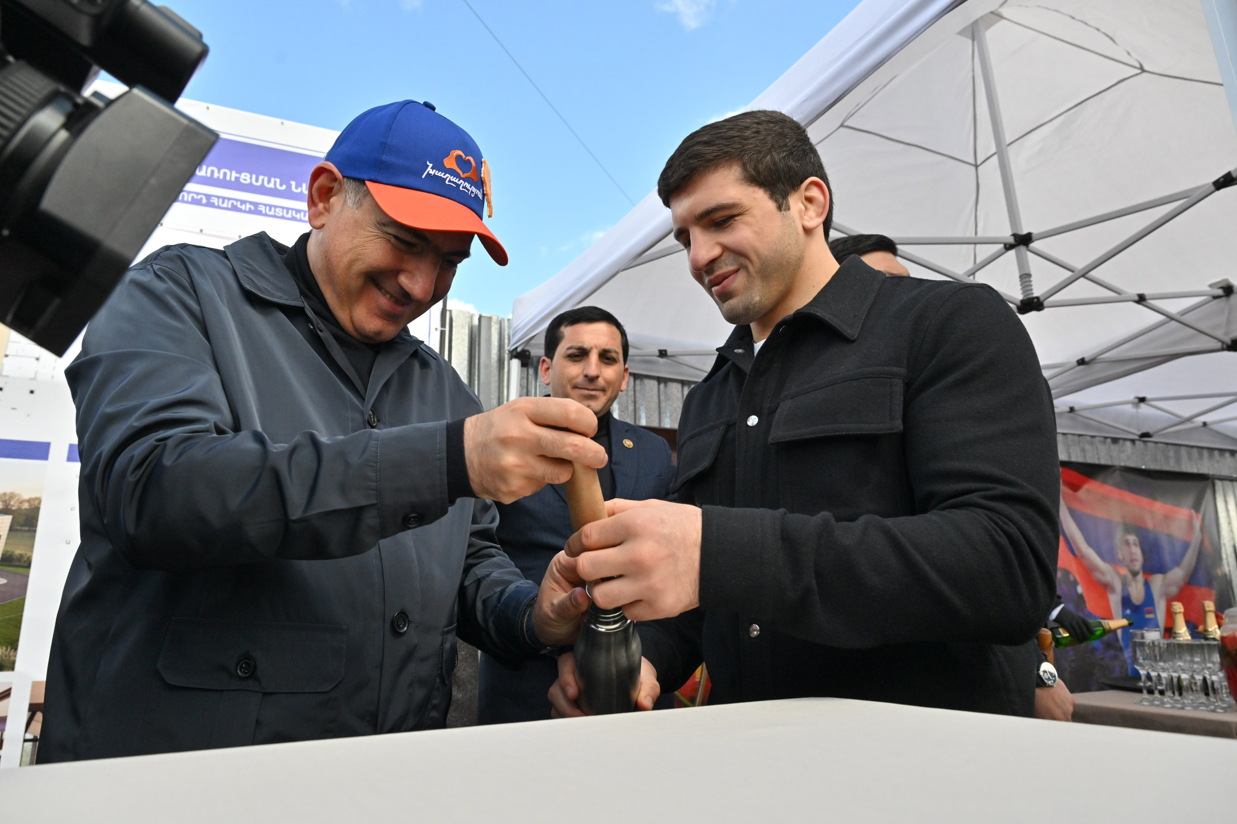 65480_b.jpg (502 KB)