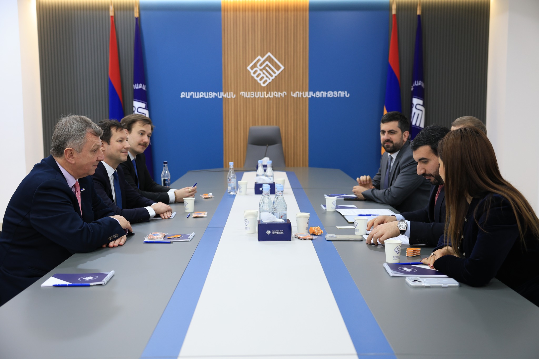 658432067_1626752718470690_8645453934635227356_n.jpg (364 KB)