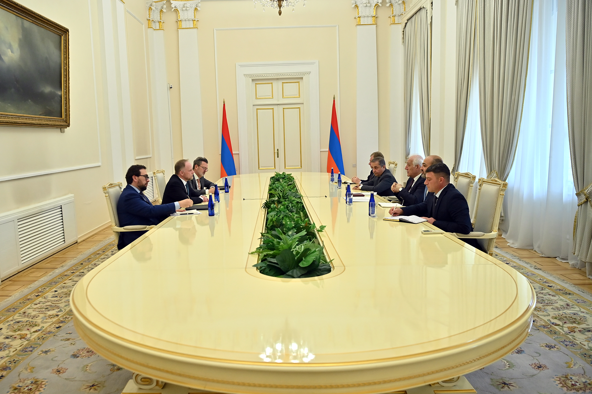 66881_b.jpg (1.54 MB)