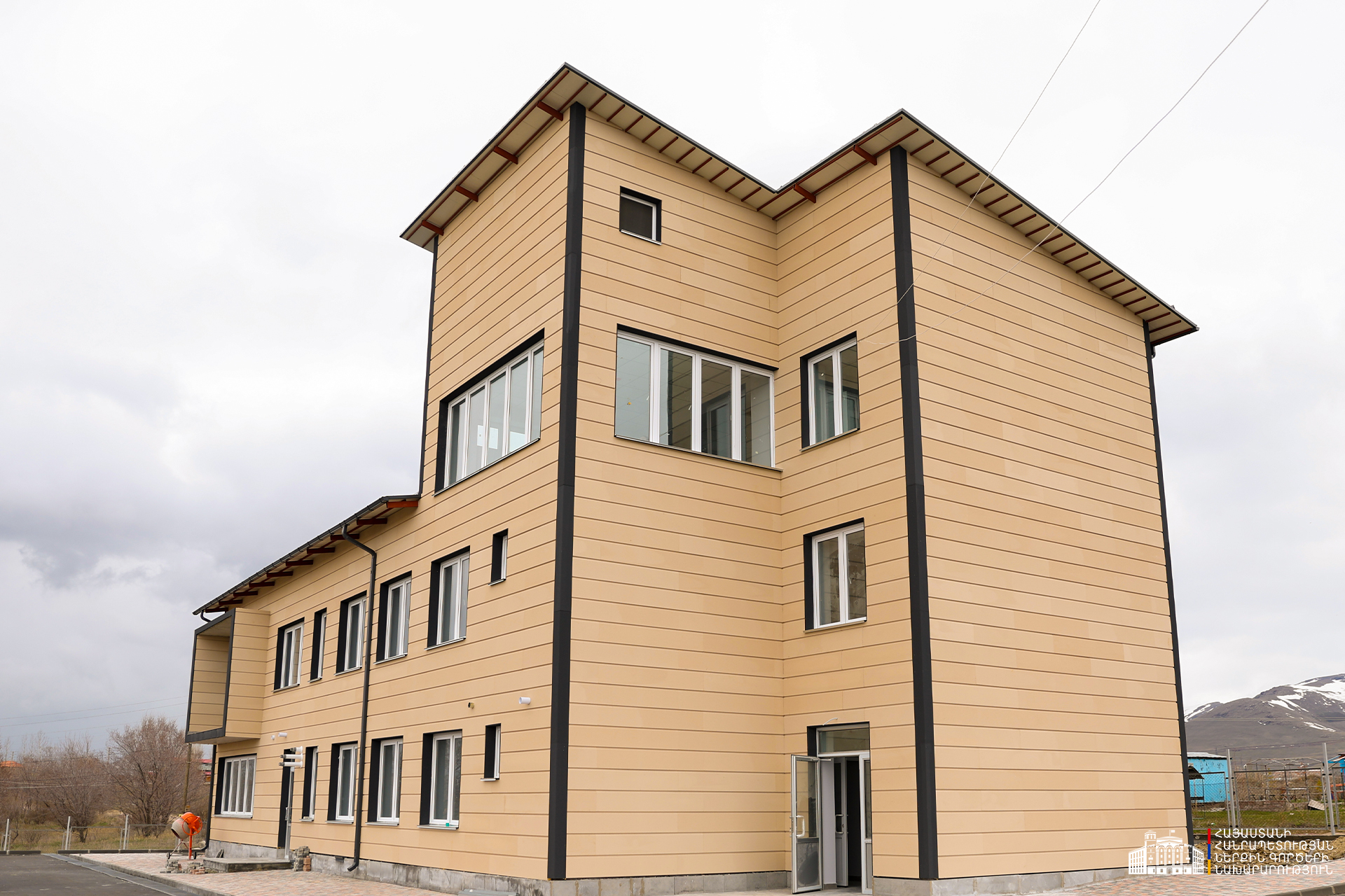 669724476_927330280265797_2748159007789330370_n.jpg (1.35 MB)