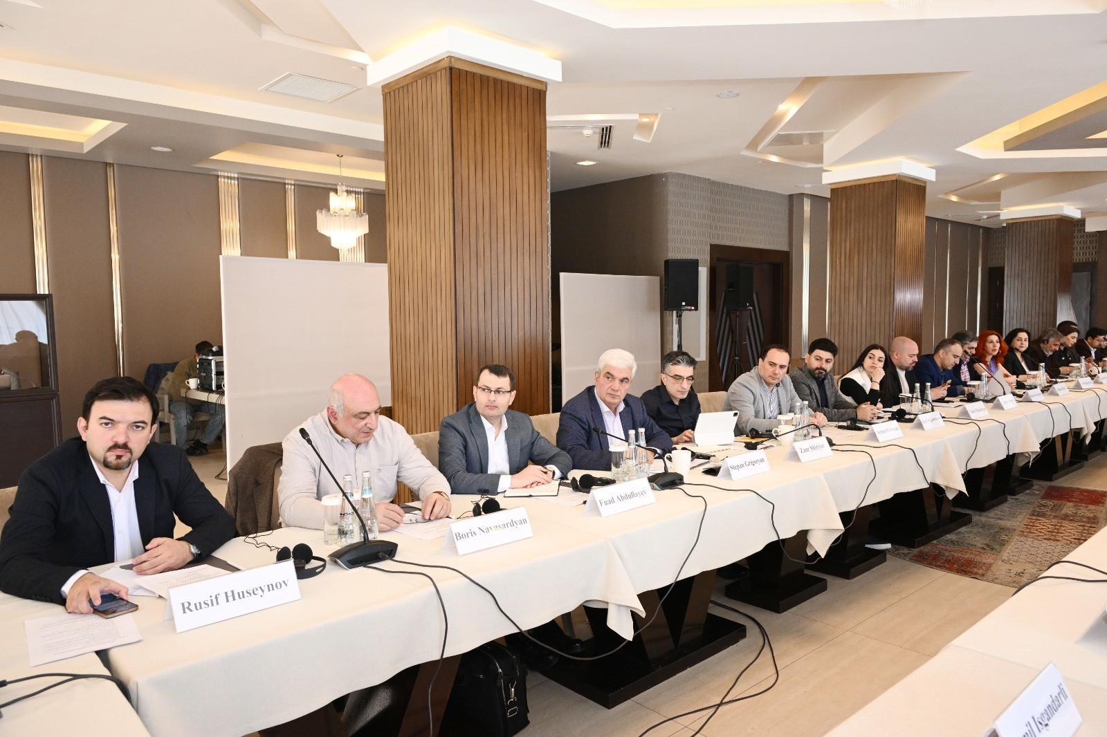 69d8f2159bc1b69d8f2159bc1c177582542969d8f2159bc1969d8f2159bc1a.jpeg (358 KB)