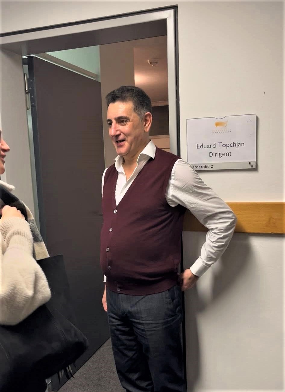 Eduard Topchjan-Backstage-Meistersingerhalle-N&uuml;rnberg-08.02.2026.jpg (162 KB)