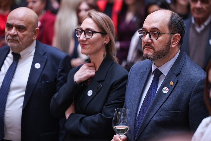 16311_am_1.jpg (90 KB)