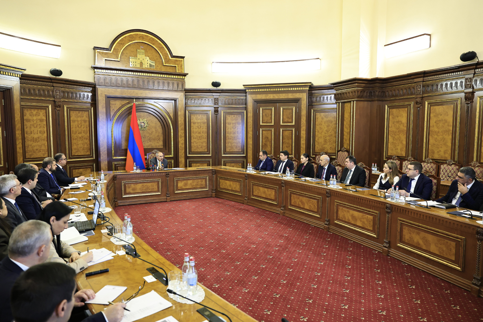 64001_b.jpg (1.01 MB)