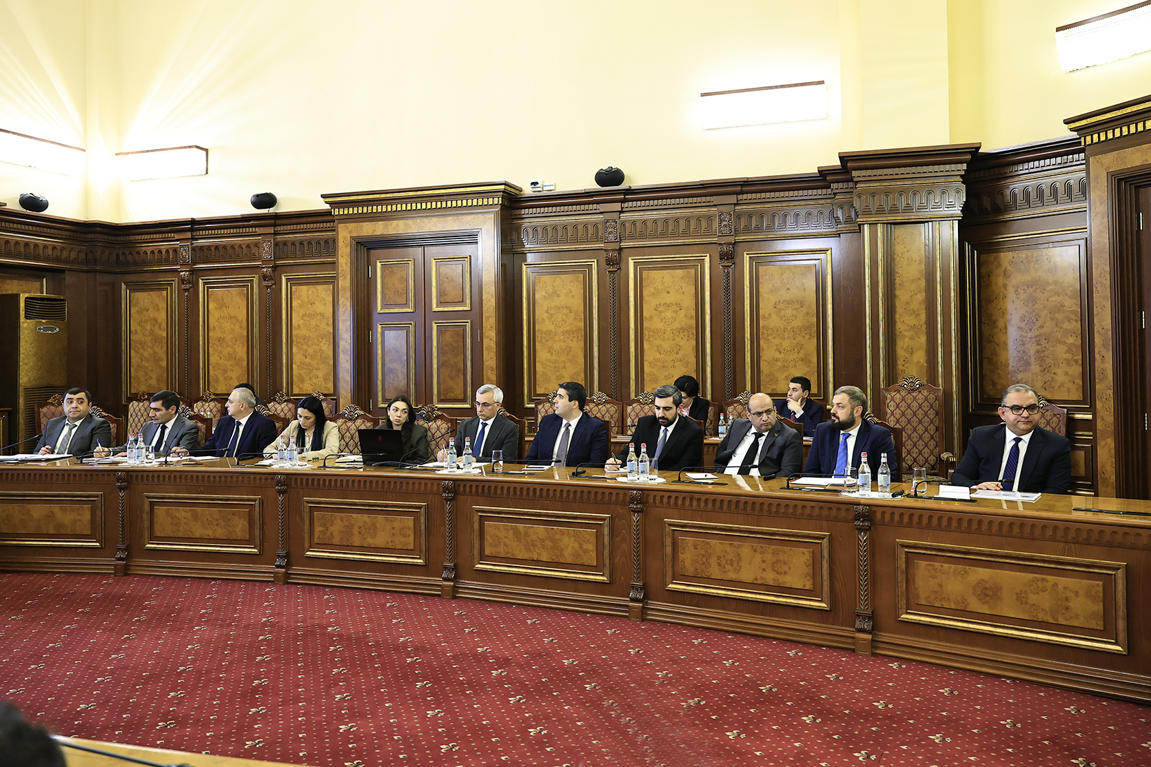 64003_b.jpg (1.05 MB)