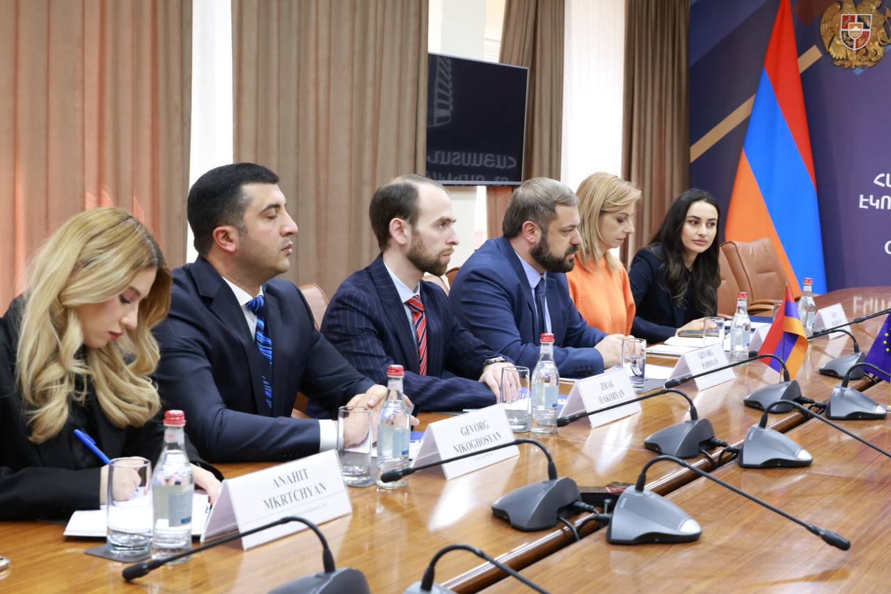 651689089_1372488971587149_7192811720729070929_n.jpg (133 KB)