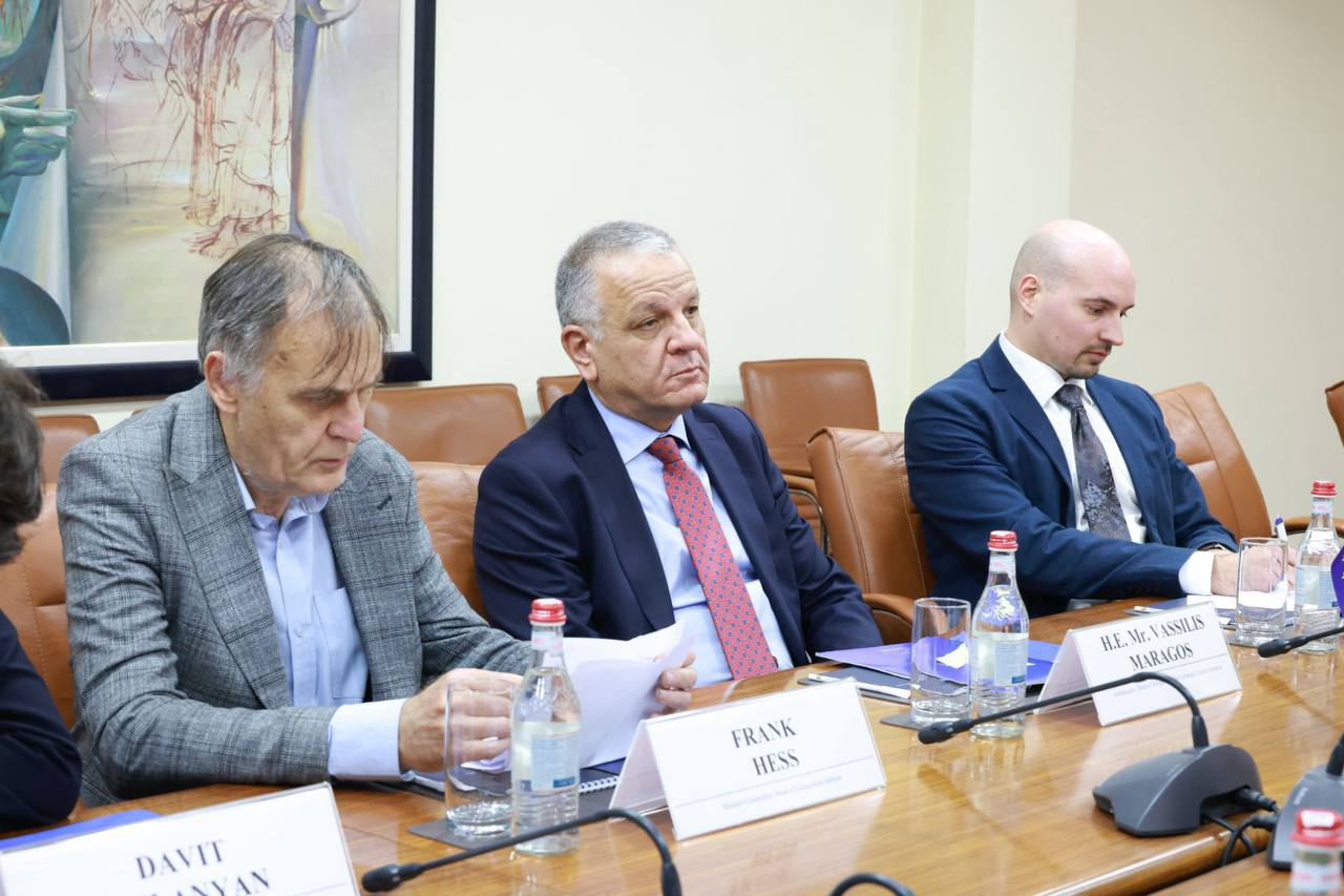 653076777_1372488864920493_596292685923426144_n.jpg (121 KB)