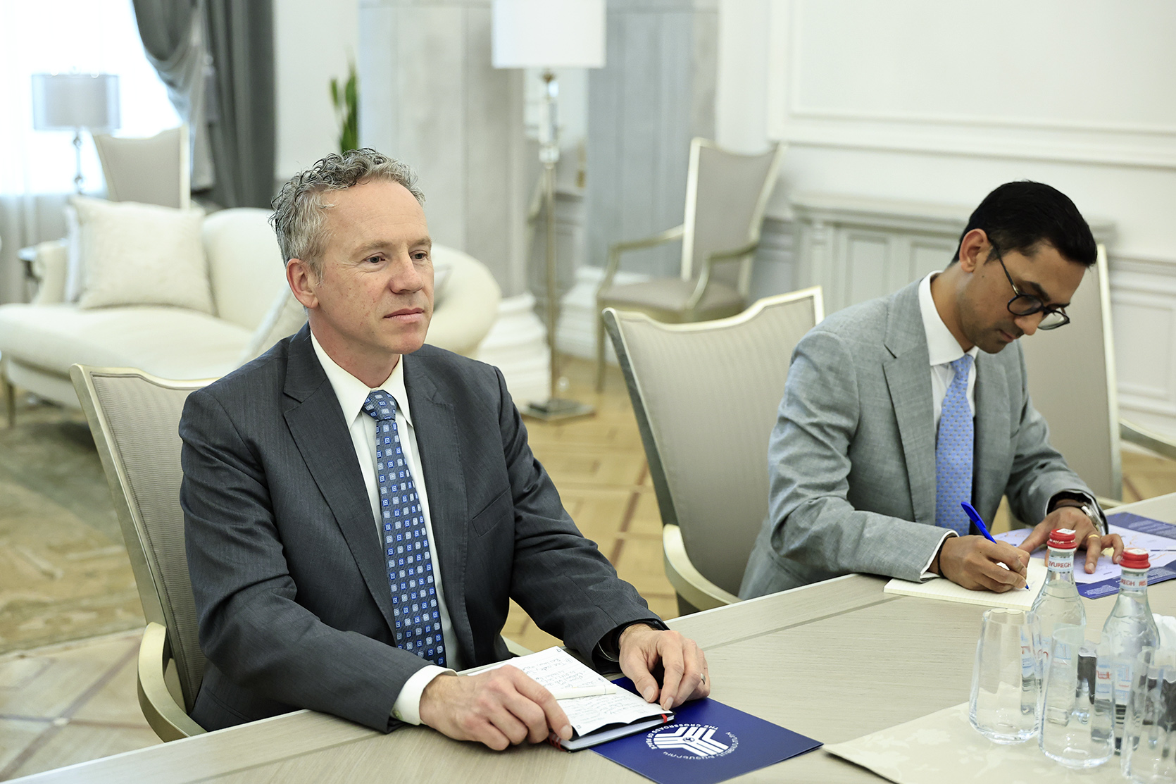 64180_b.jpg (631 KB)