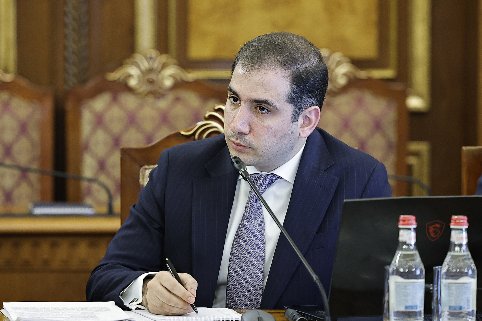 64209_b.jpg (743 KB)