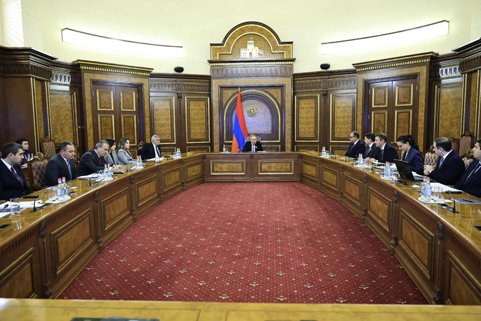 64213_b (1).jpg (992 KB)