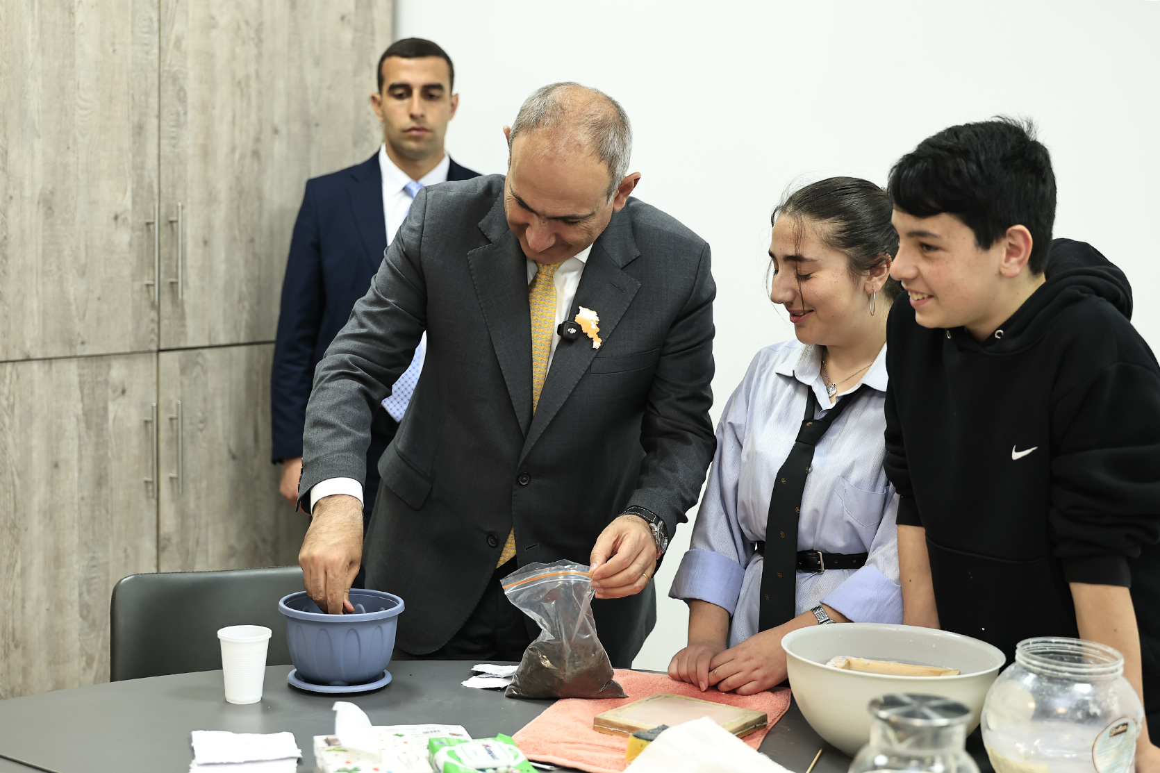 65184_b.jpg (542 KB)