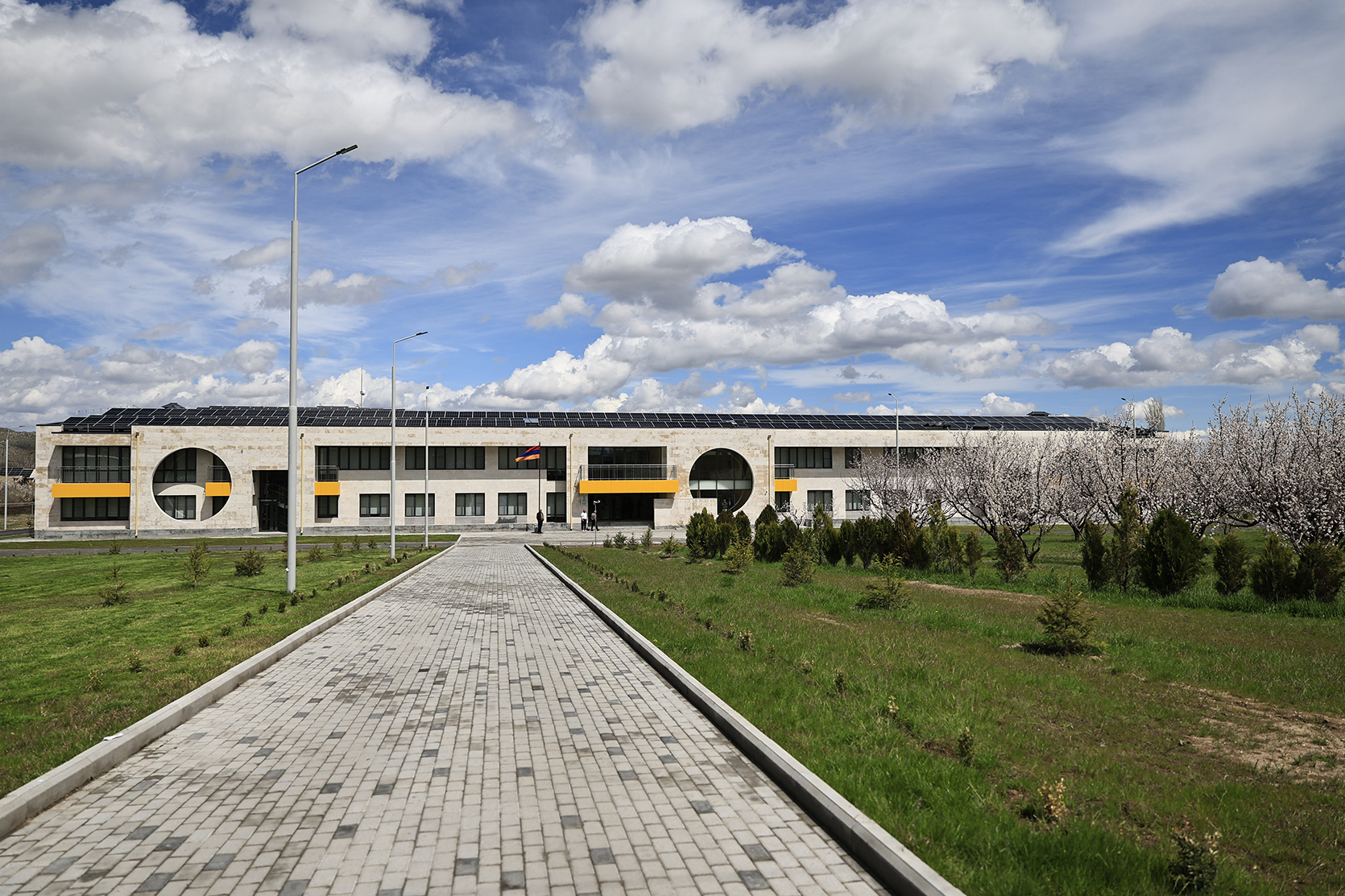 65244_b.jpg (925 KB)