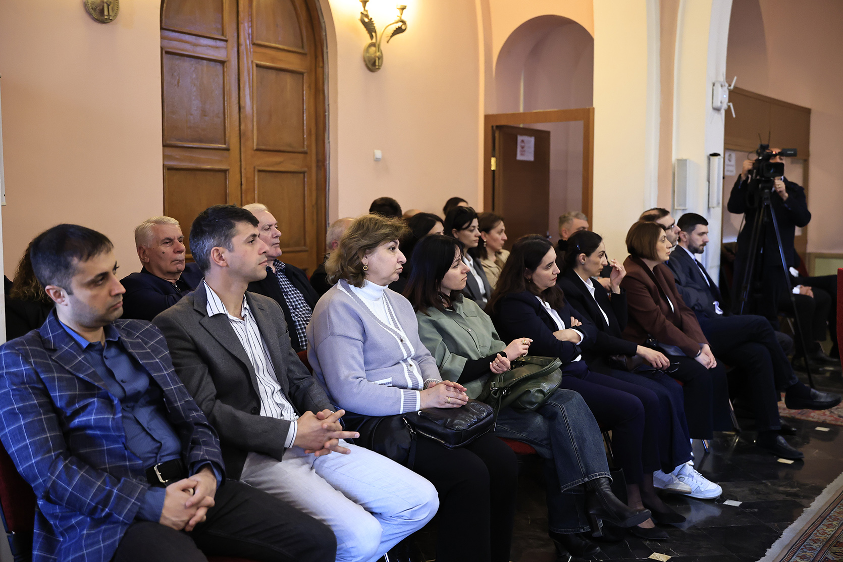 65629_b.jpg (655 KB)