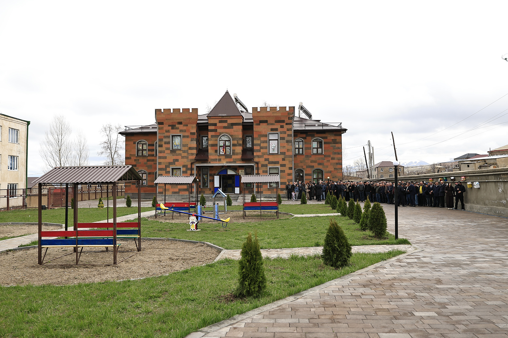 65749_b.jpg (830 KB)